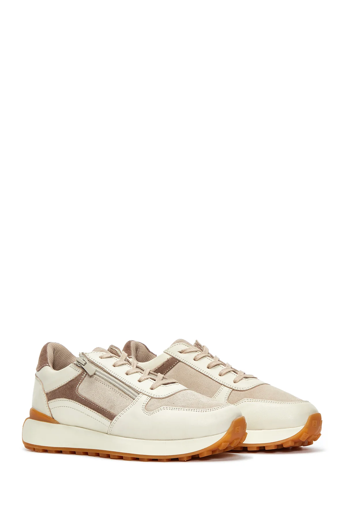 Kadın Bej Süet Detaylı Deri Sneaker - Image 3