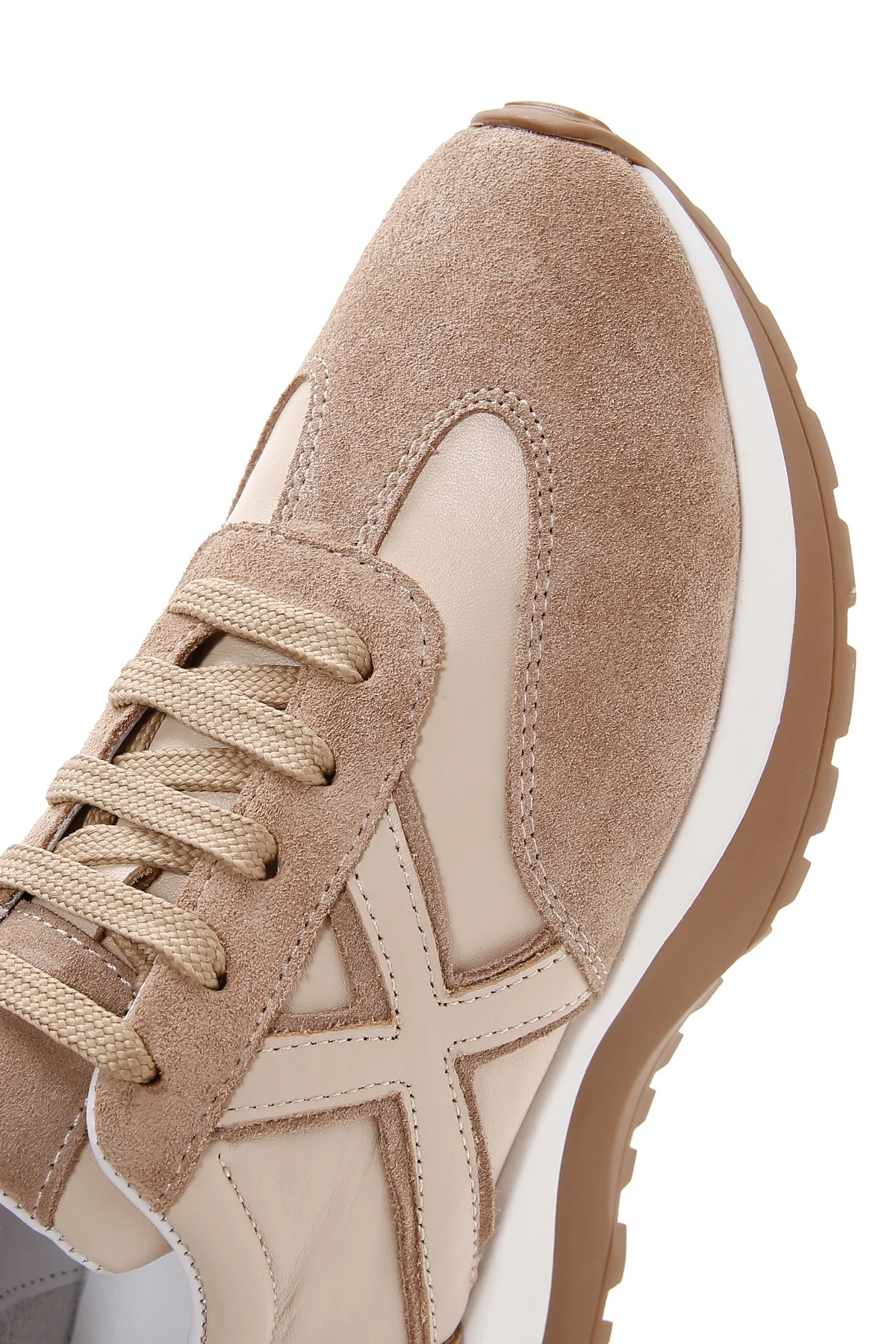 Kadın Bej Süet Detaylı Deri Sneaker - Image 7