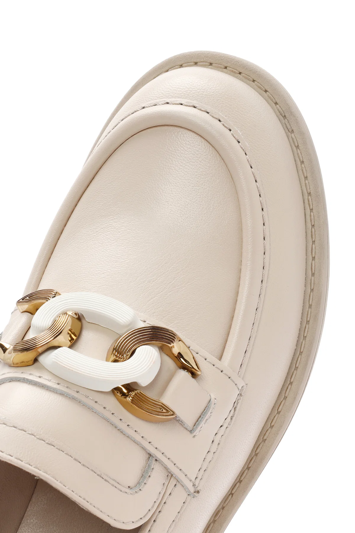 Kadın Bej Toka Detaylı Deri Maskülen Loafer - Image 9