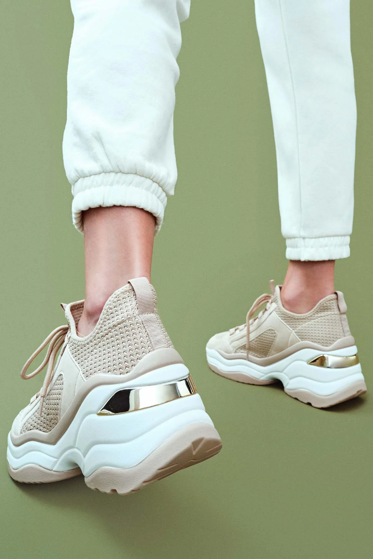 Kadın Bej Yüksek Tabanlı Sneaker - Image 2