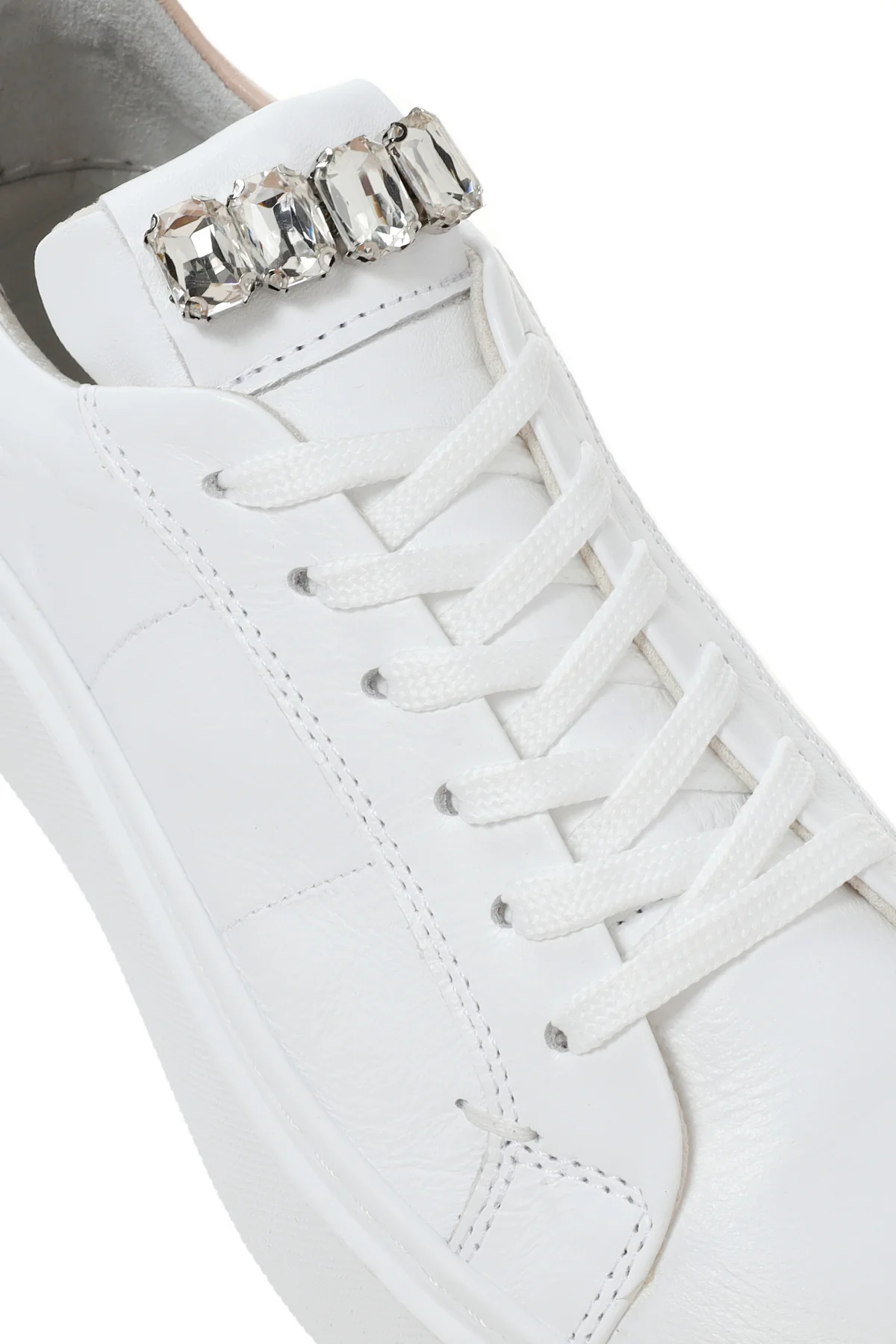 Kadın Beyaz Bağcıklı Aksesuar Detaylı Deri Sneaker - Image 10