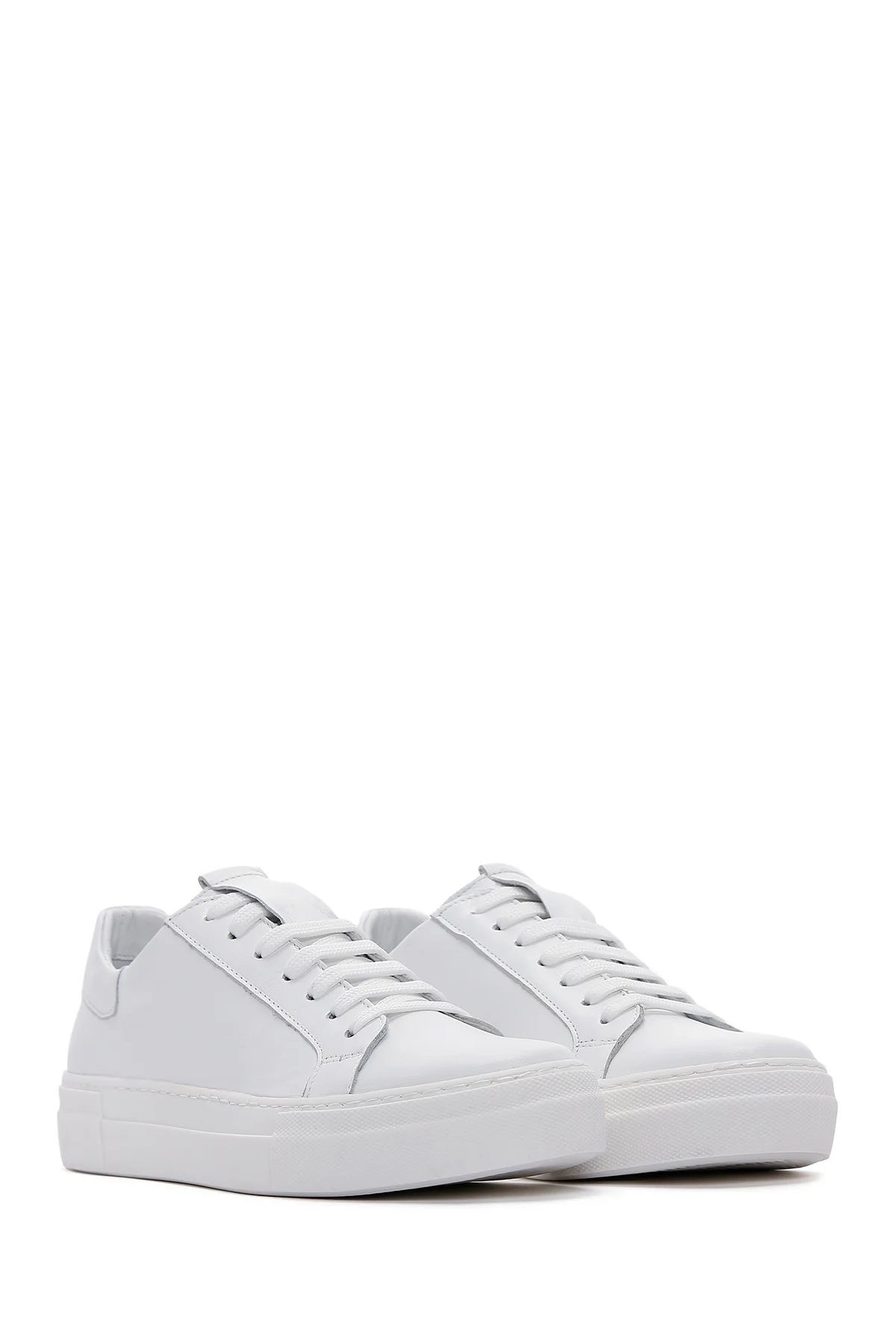 Kadın Beyaz Bağcıklı Deri Sneaker - Image 3