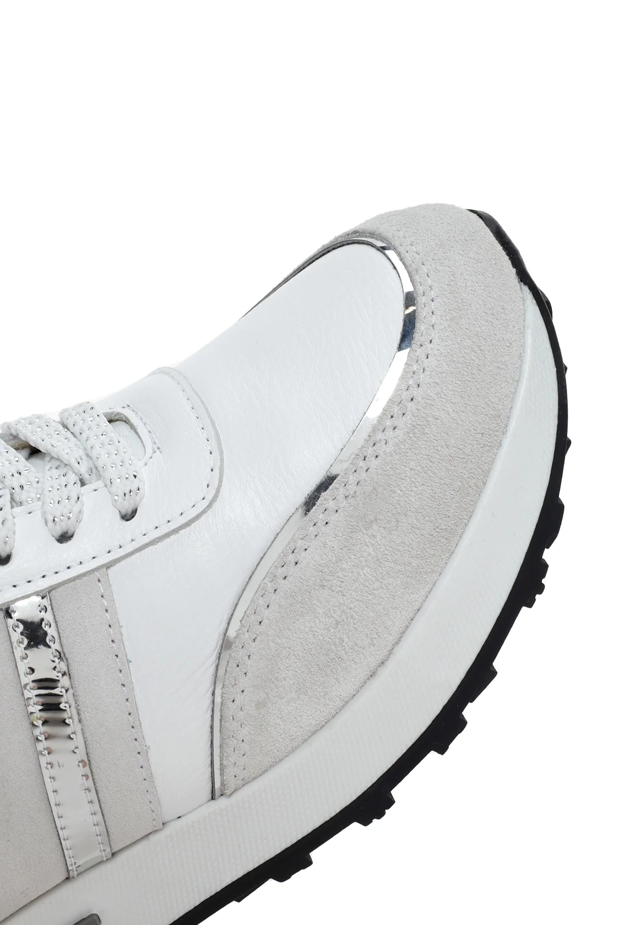 Kadın Beyaz Bağcıklı Deri Sneaker - Image 10