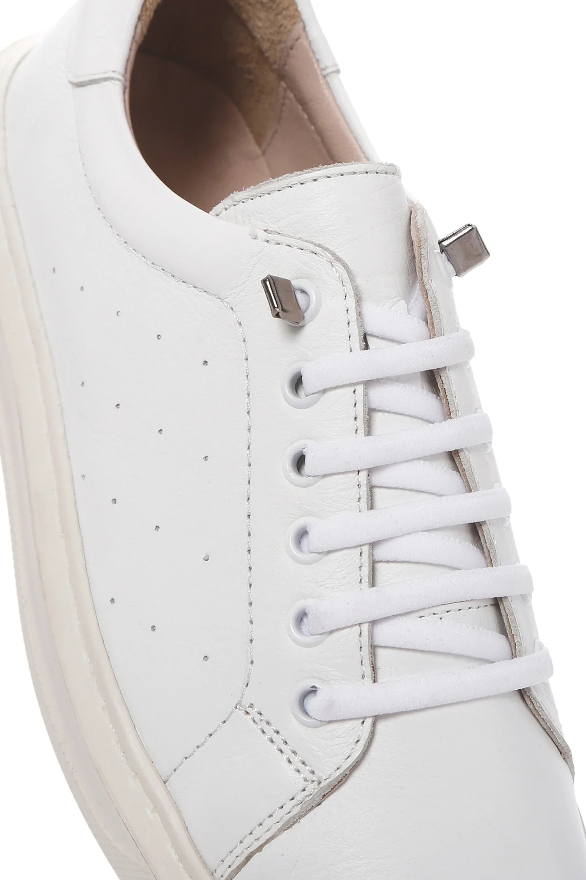 Kadın Beyaz Bağcıklı Deri Sneaker - Image 10
