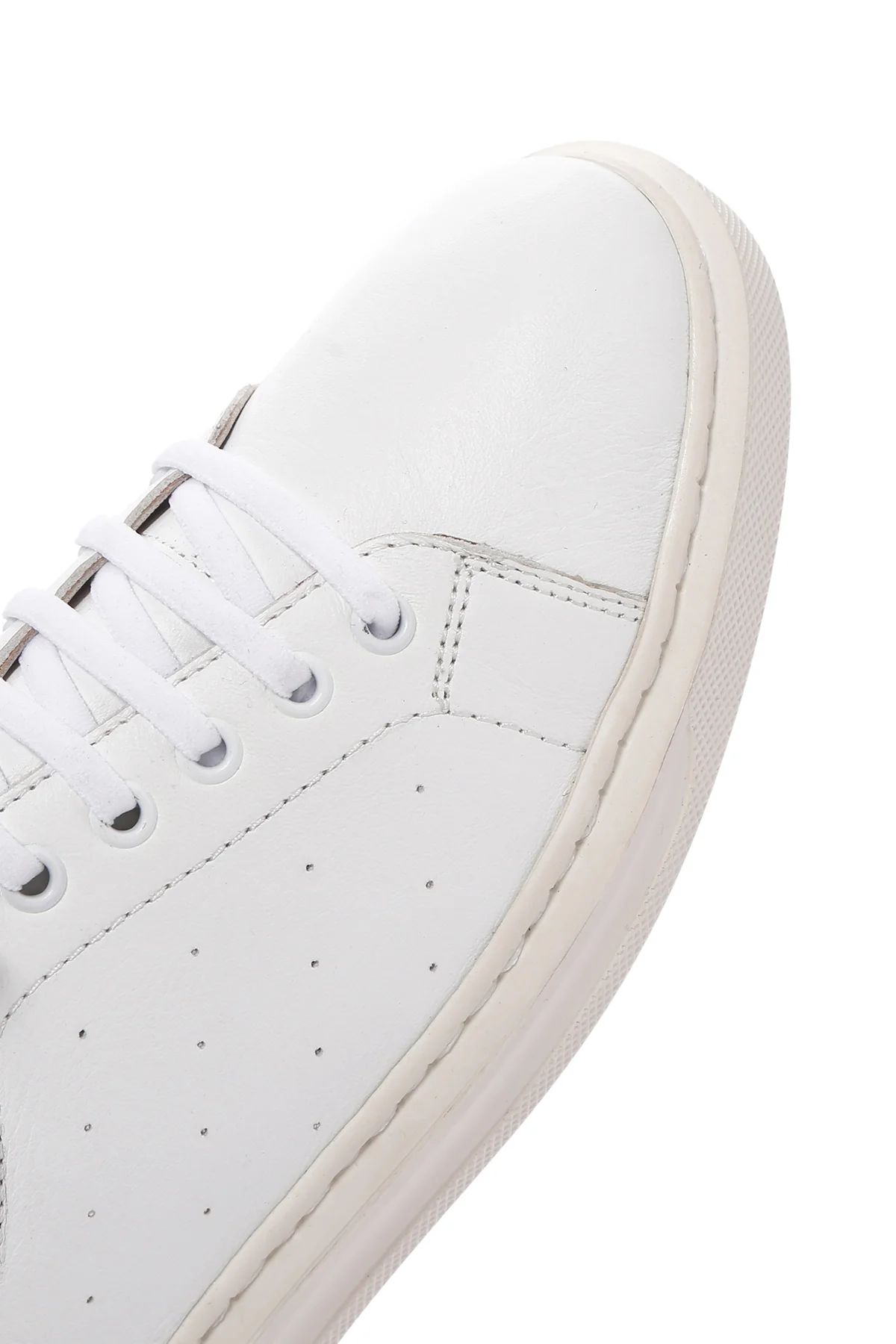 Kadın Beyaz Bağcıklı Deri Sneaker - Image 9