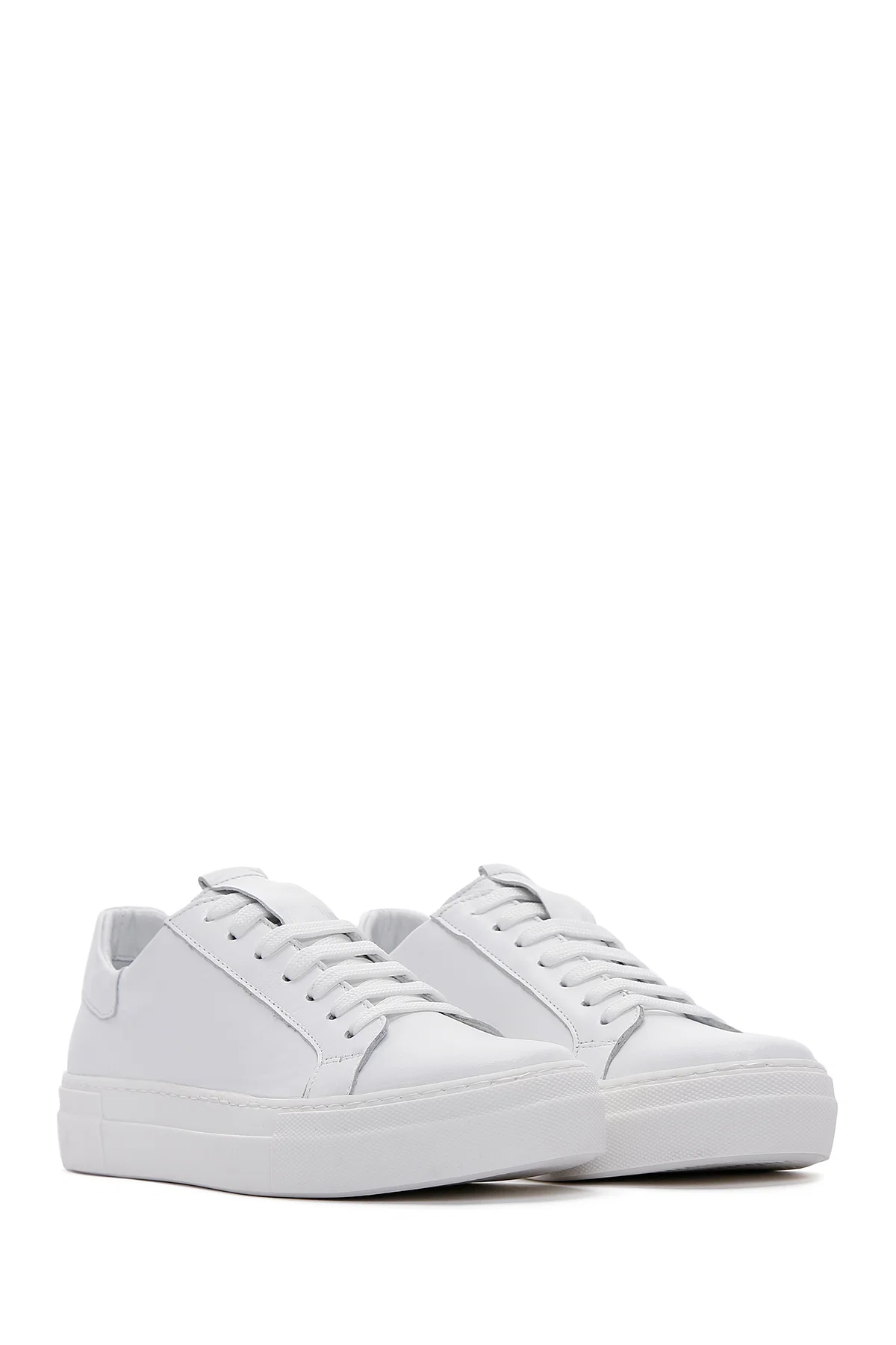 Kadın Beyaz Bağcıklı Deri Sneaker - Image 3