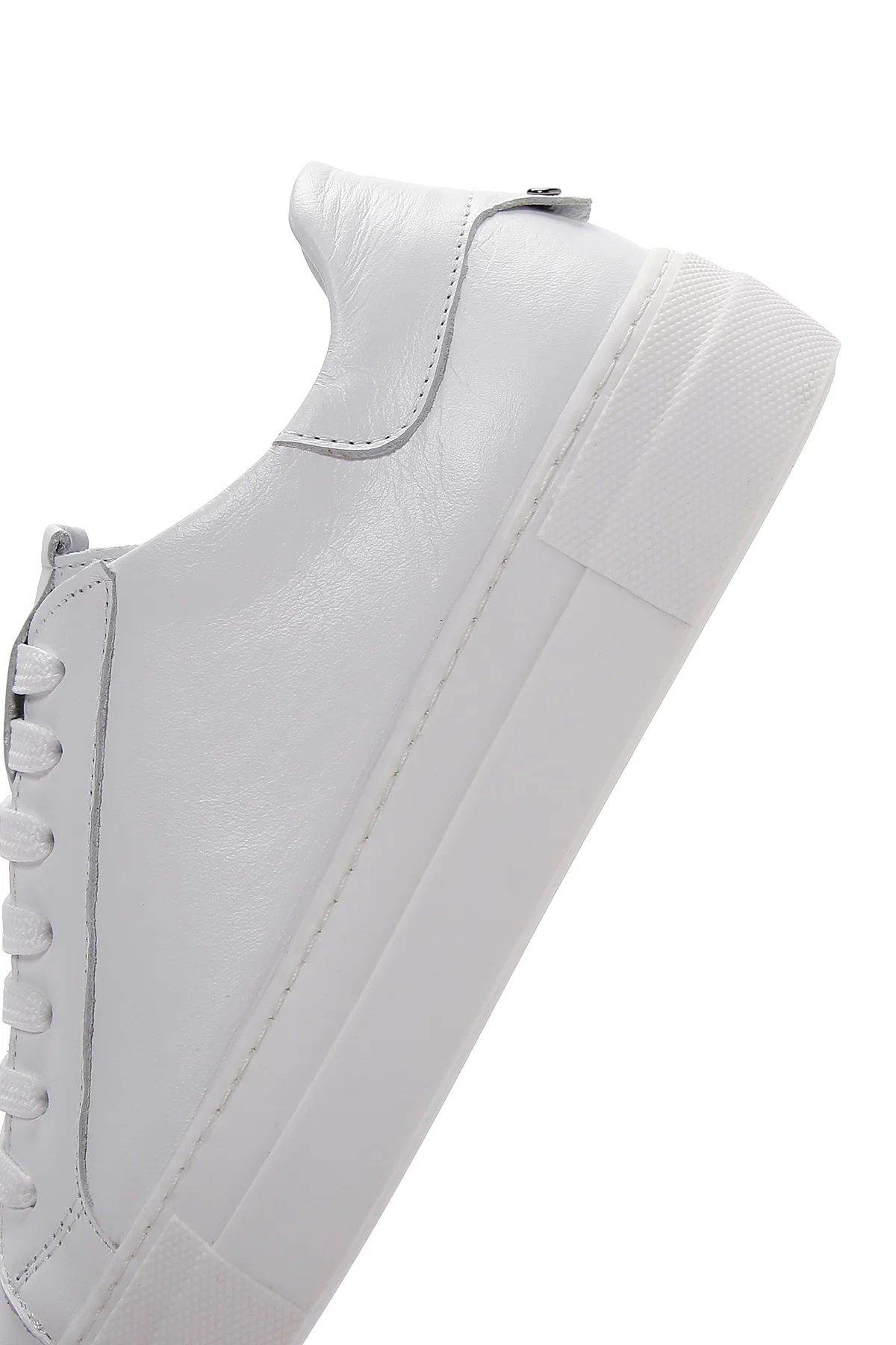 Kadın Beyaz Bağcıklı Deri Sneaker - Image 7