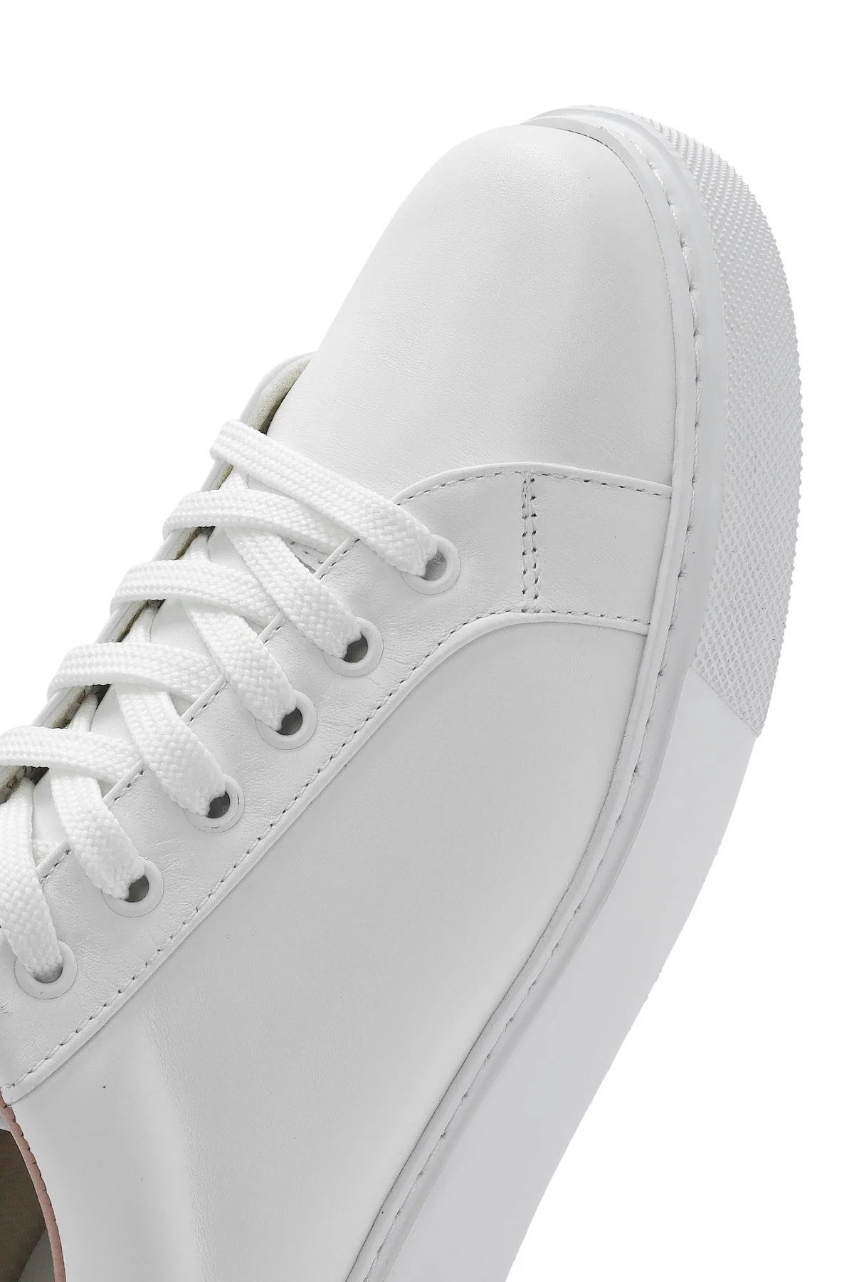 Kadın Beyaz Bağcıklı Deri Sneaker - Image 9