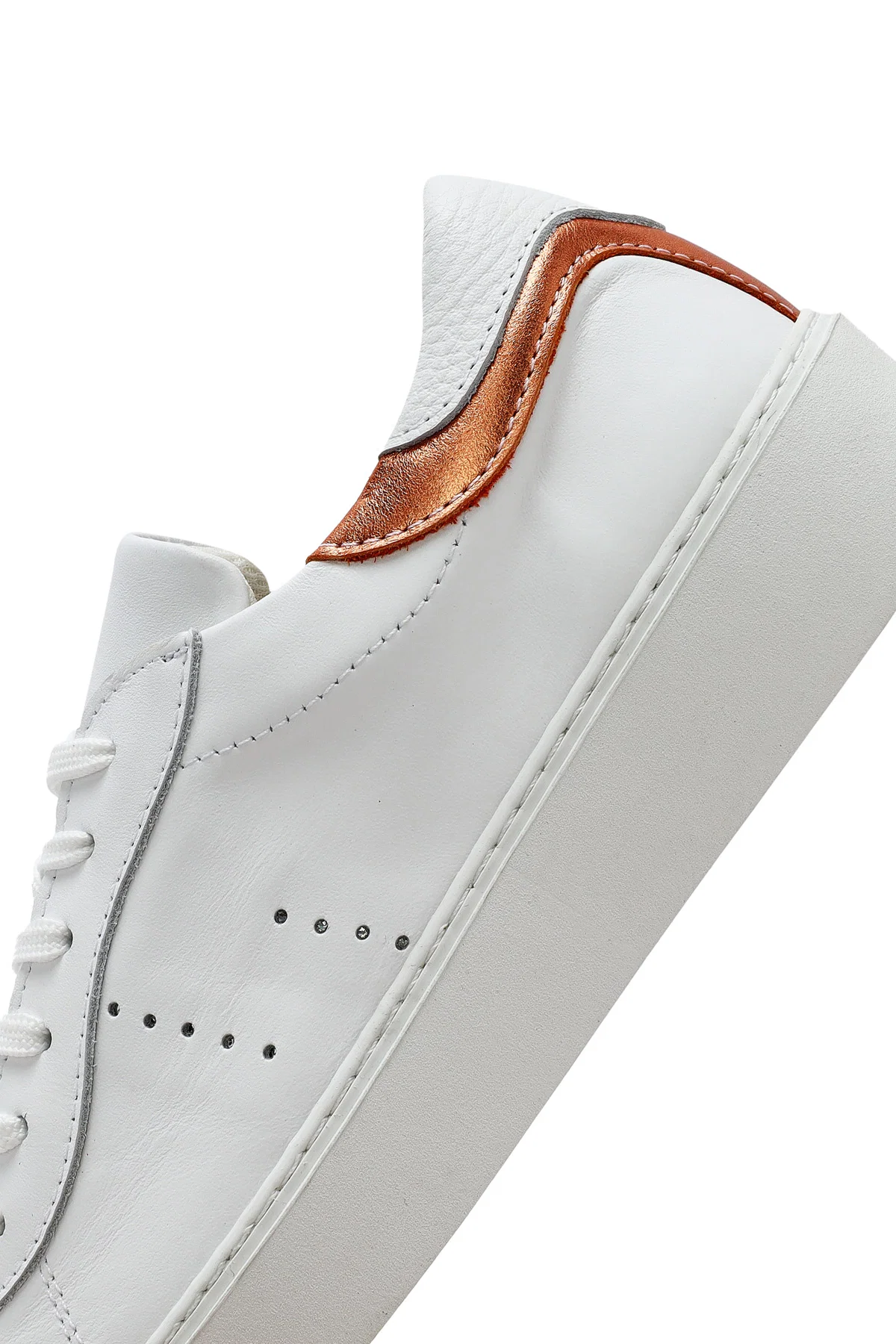 Kadın Beyaz Bağcıklı Deri Sneaker - Image 9