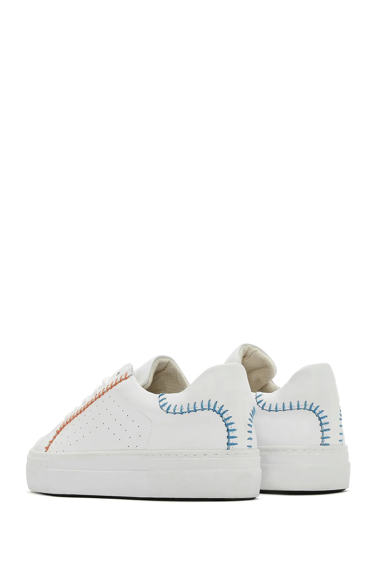 Kadın Beyaz Bağcıklı Deri Sneaker - Image 5