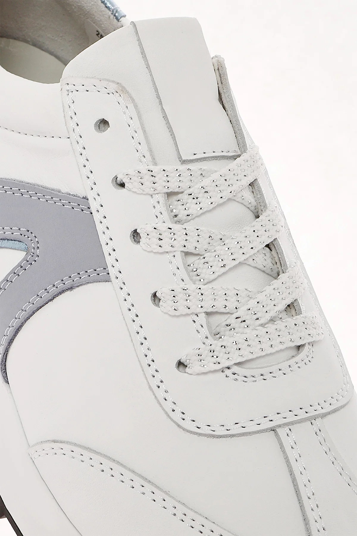 Kadın Beyaz Bağcıklı Deri Sneaker - Image 9