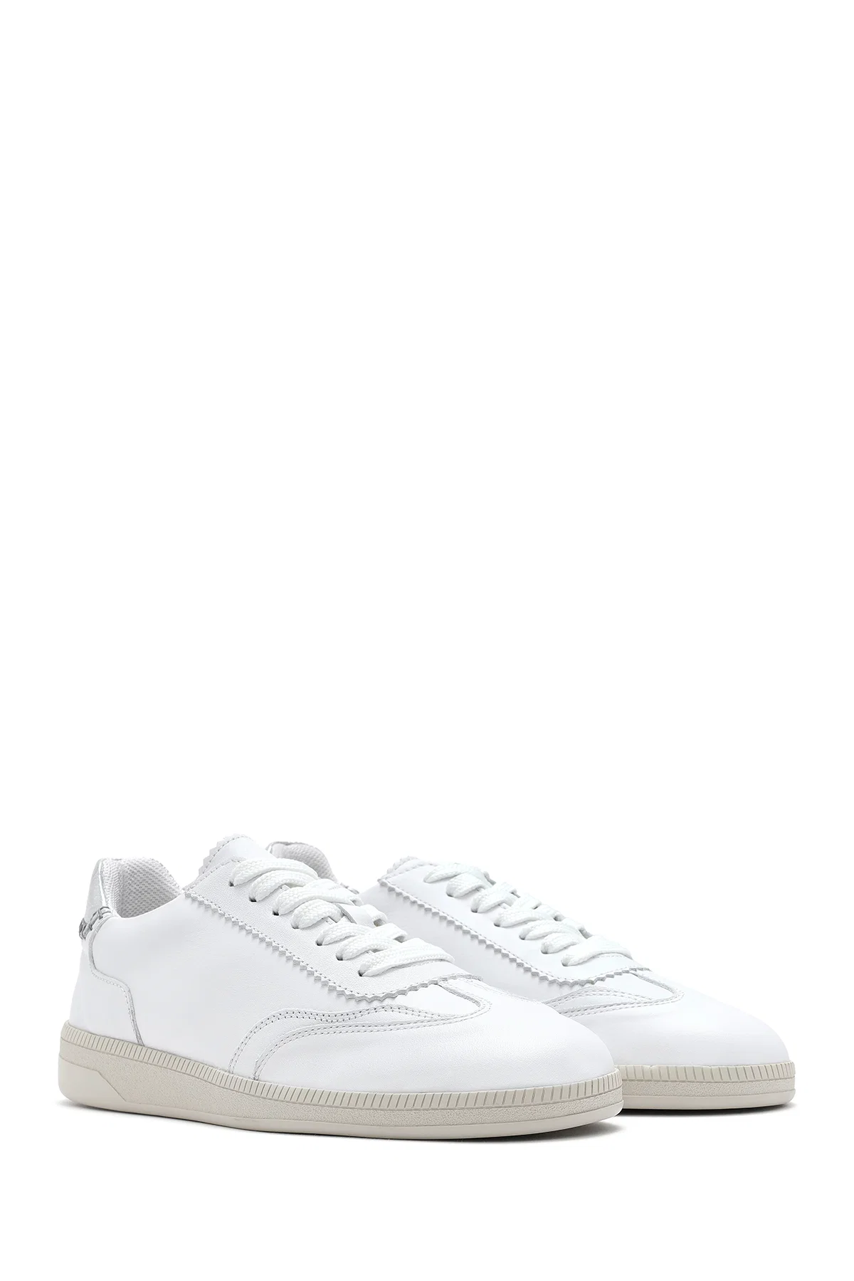 Kadın Beyaz Bağcıklı Deri Sneaker - Image 3