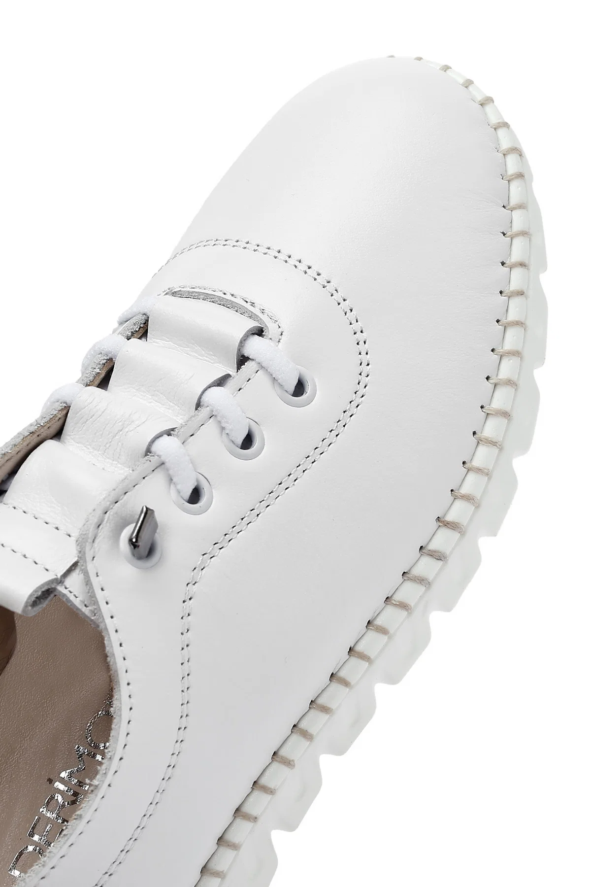Kadın Beyaz Bağcıklı Deri Sneaker - Image 11