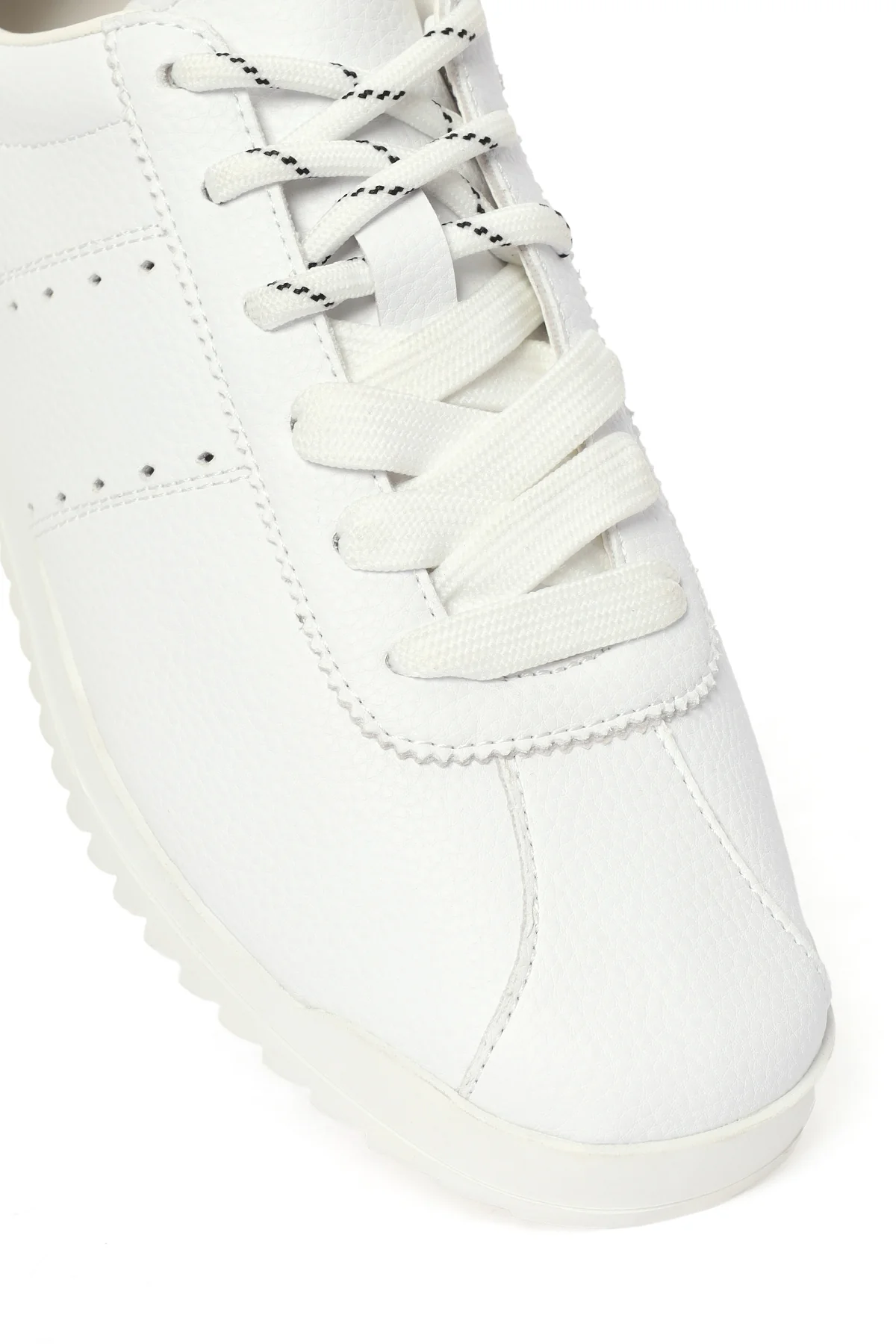 Kadın Beyaz Bağcıklı Deri Sneaker - Image 10