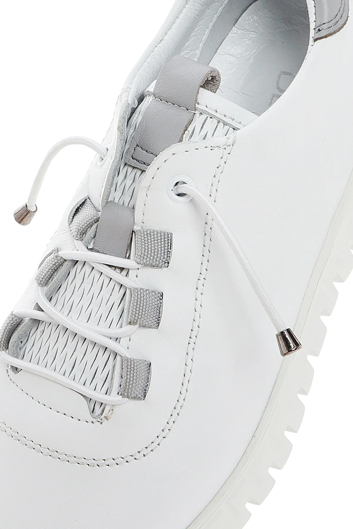 Kadın Beyaz Bağcıklı Deri Sneaker - Image 10