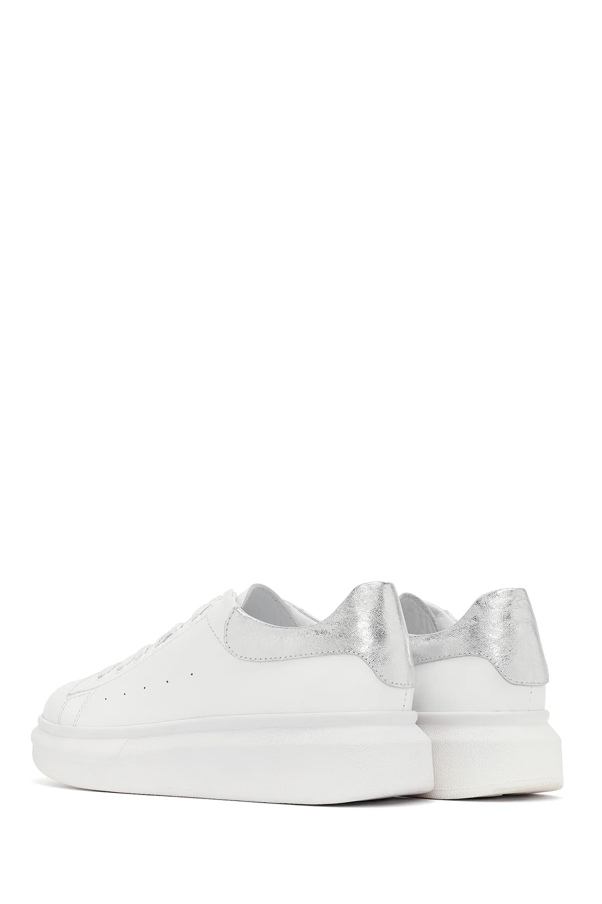 Kadın Beyaz Bağcıklı Kalın Tabanlı Deri Sneaker - Image 5