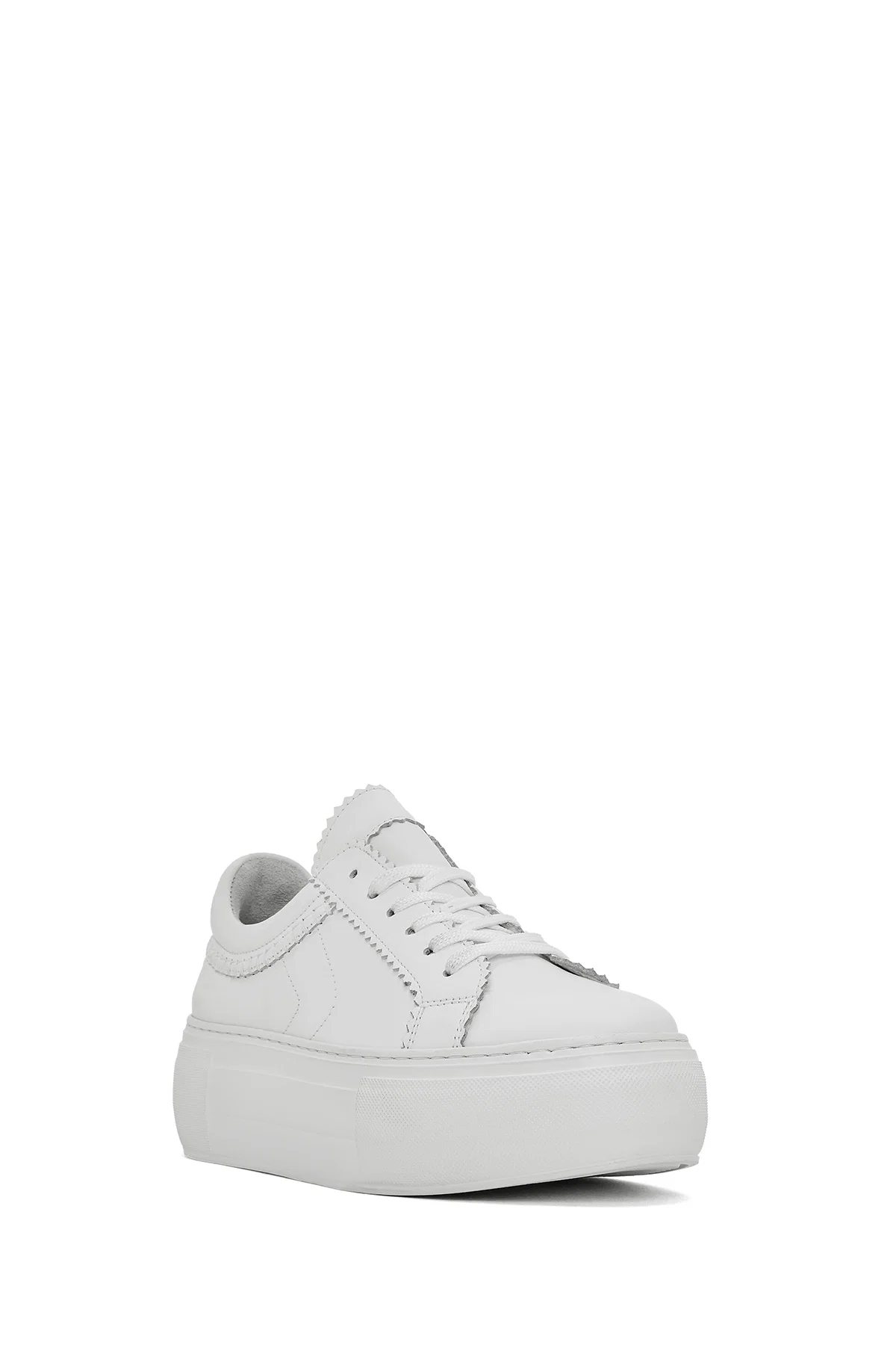 Kadın Beyaz Bağcıklı Kalın Tabanlı Deri Sneaker - Image 6