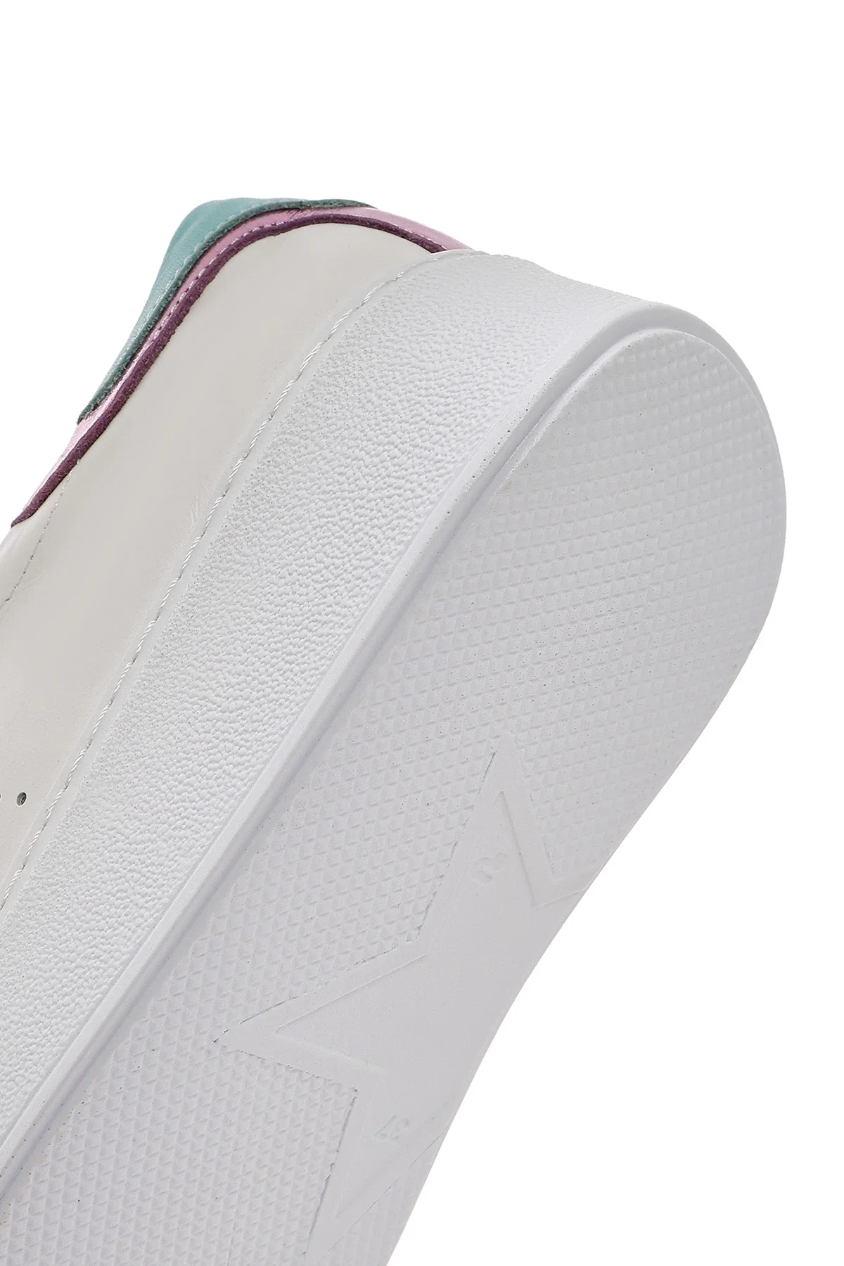 Kadın Beyaz Bağcıklı Kalın Tabanlı Deri Sneaker - Image 9