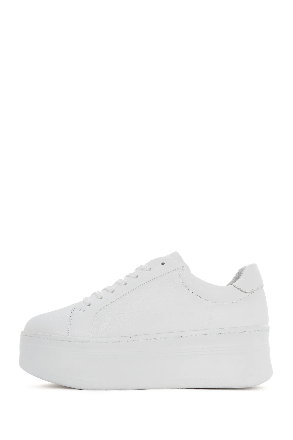 Kadın Beyaz Bağcıklı Kalın Tabanlı Deri Sneaker - Image 2