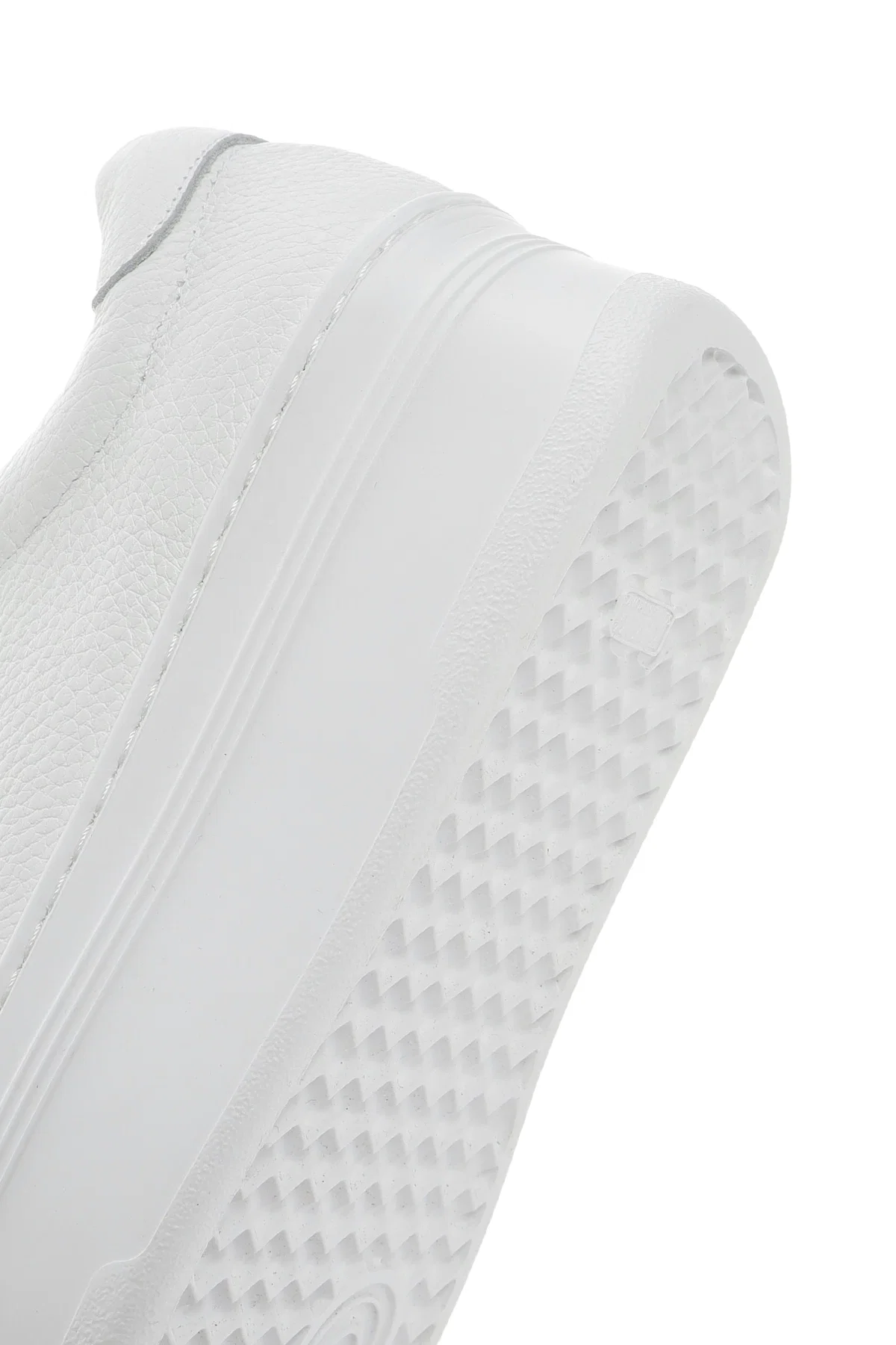 Kadın Beyaz Bağcıklı Kalın Tabanlı Deri Sneaker - Image 9