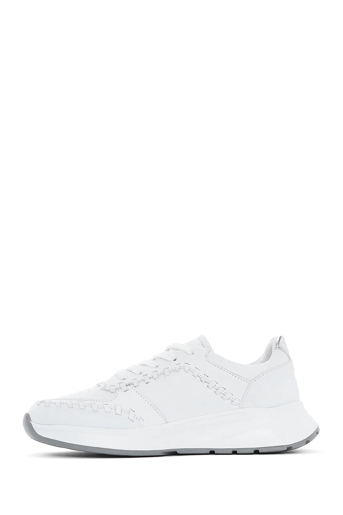 Kadın Beyaz Bağcıklı Kalın Tabanlı Deri Sneaker - Image 2
