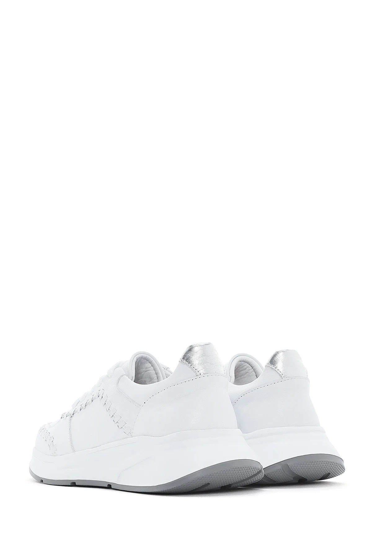 Kadın Beyaz Bağcıklı Kalın Tabanlı Deri Sneaker - Image 5