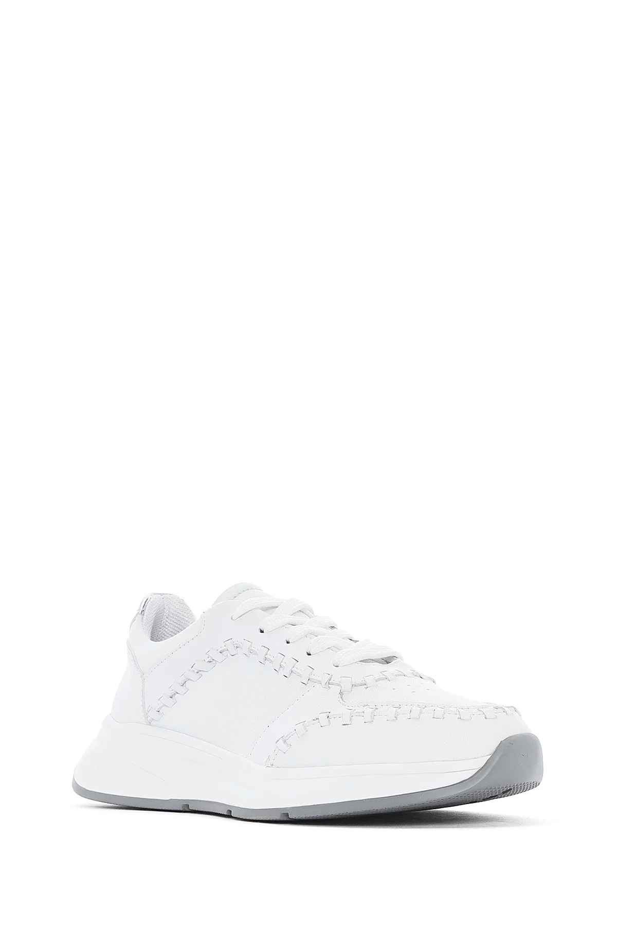 Kadın Beyaz Bağcıklı Kalın Tabanlı Deri Sneaker - Image 6