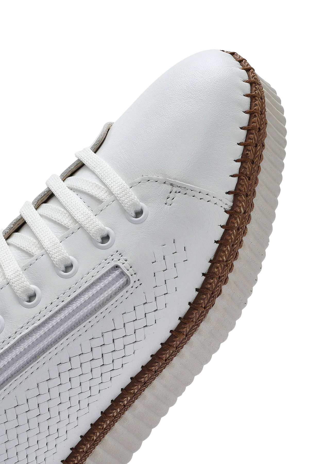 Kadın Beyaz Bağcıklı Kalın Tabanlı Deri Sneaker - Image 10