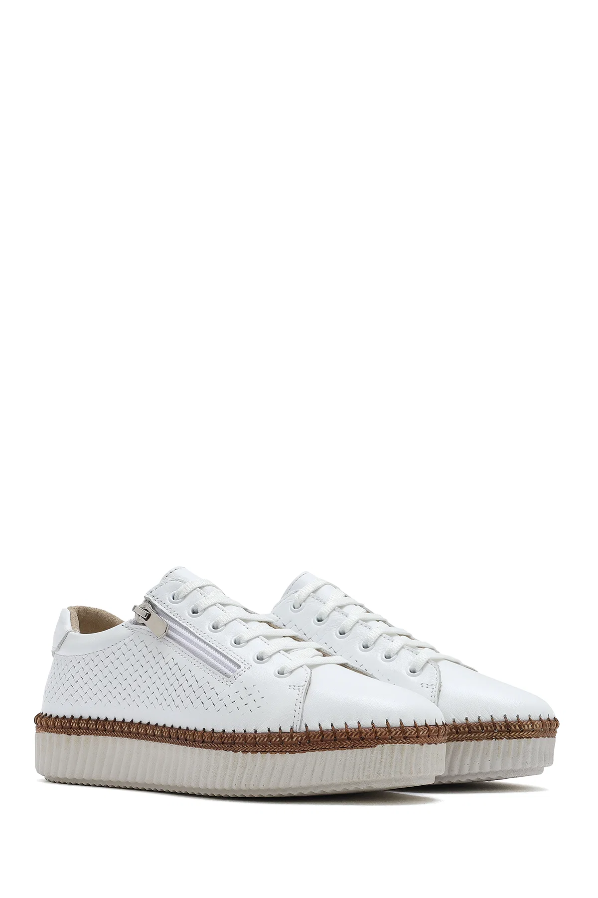 Kadın Beyaz Bağcıklı Kalın Tabanlı Deri Sneaker - Image 3