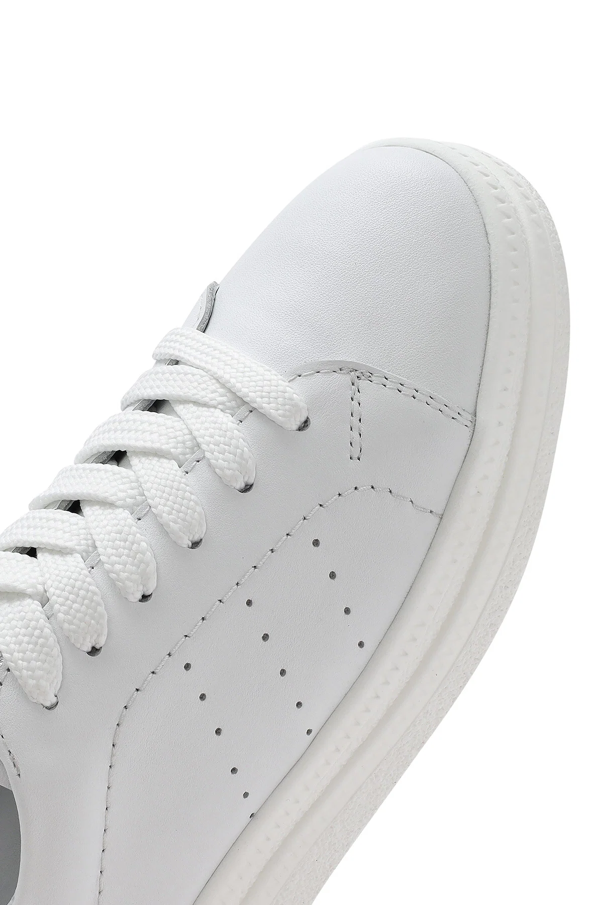 Kadın Beyaz Bağcıklı Kalın Tabanlı Deri Sneaker - Image 10