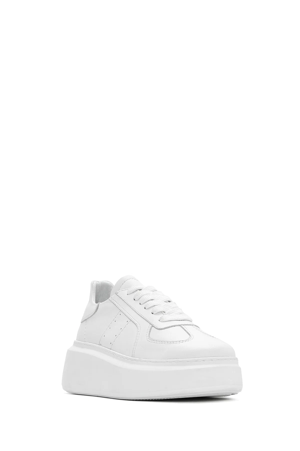 Kadın Beyaz Bağcıklı Kalın Tabanlı Deri Sneaker - Image 6