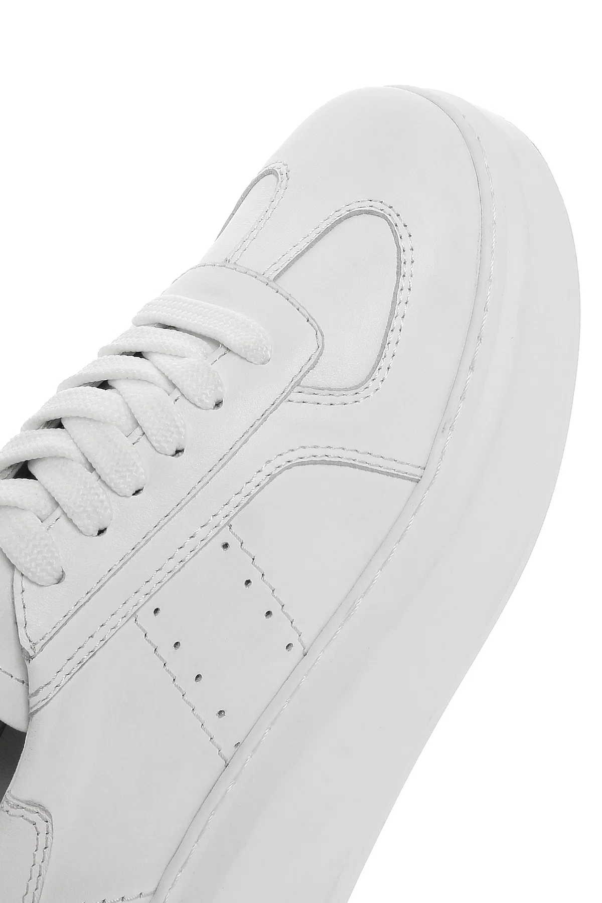 Kadın Beyaz Bağcıklı Kalın Tabanlı Deri Sneaker - Image 8