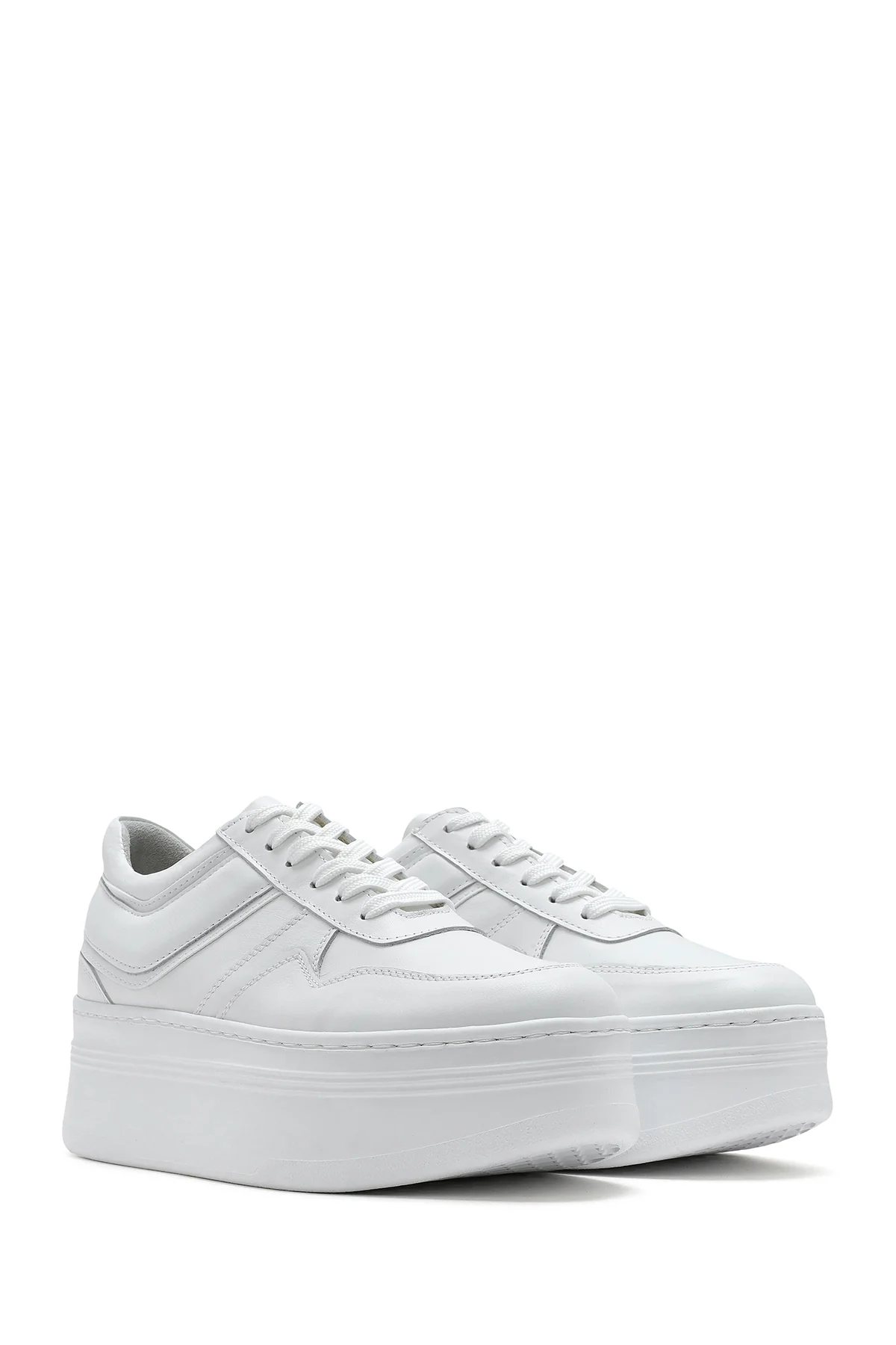 Kadın Beyaz Bağcıklı Kalın Tabanlı Deri Sneaker - Image 2