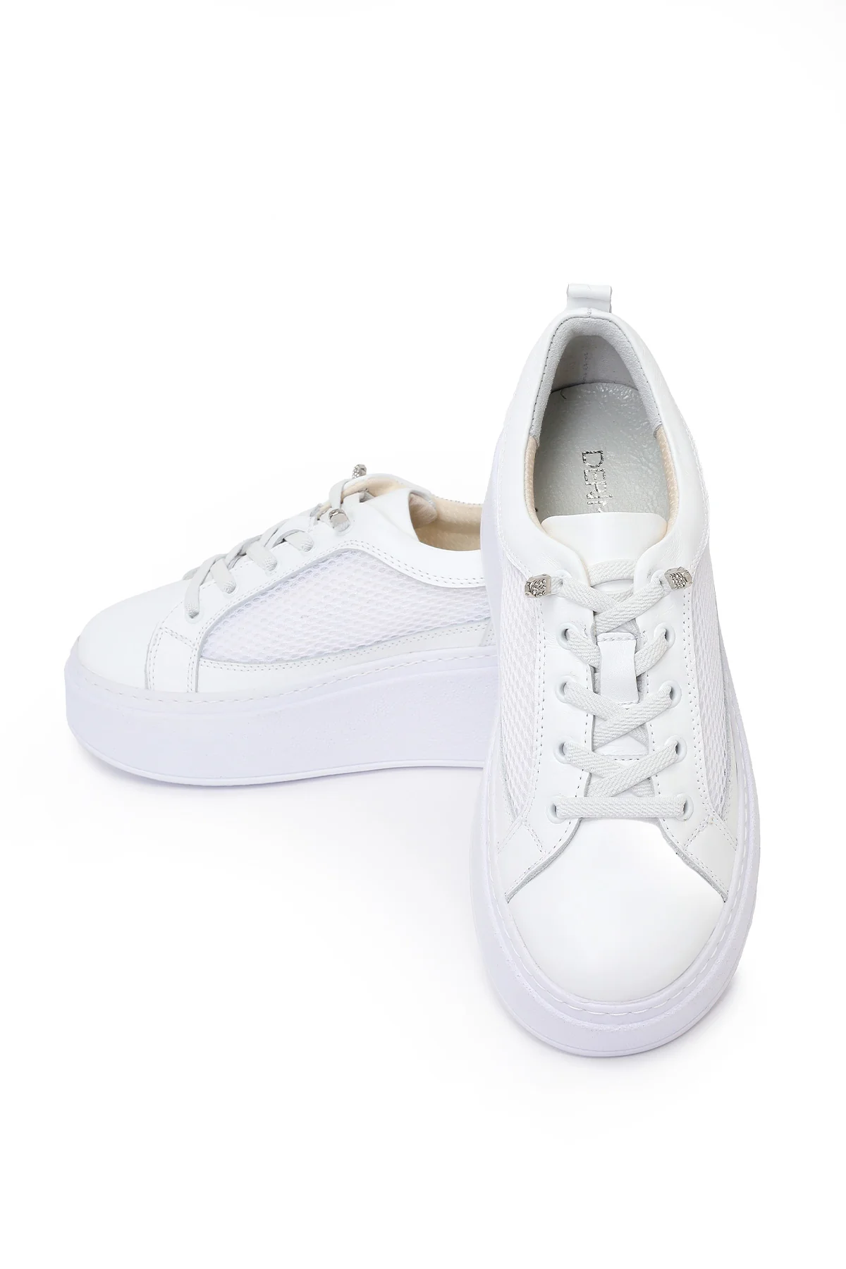Kadın Beyaz Bağcıklı Kalın Tabanlı Deri Sneaker - Image 10