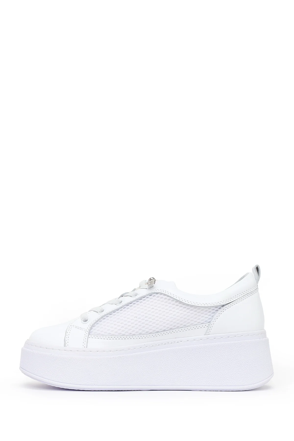 Kadın Beyaz Bağcıklı Kalın Tabanlı Deri Sneaker - Image 3