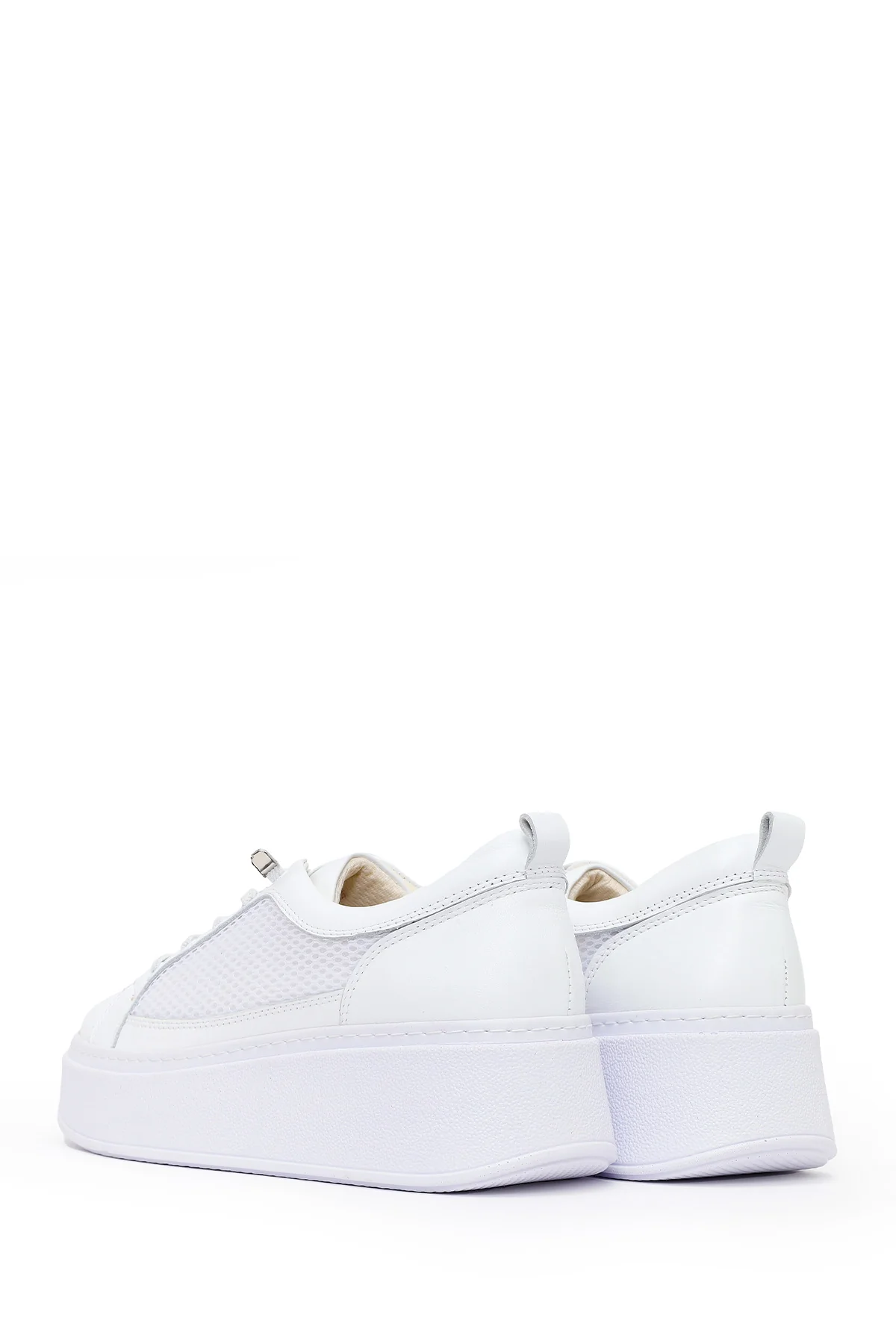 Kadın Beyaz Bağcıklı Kalın Tabanlı Deri Sneaker - Image 6
