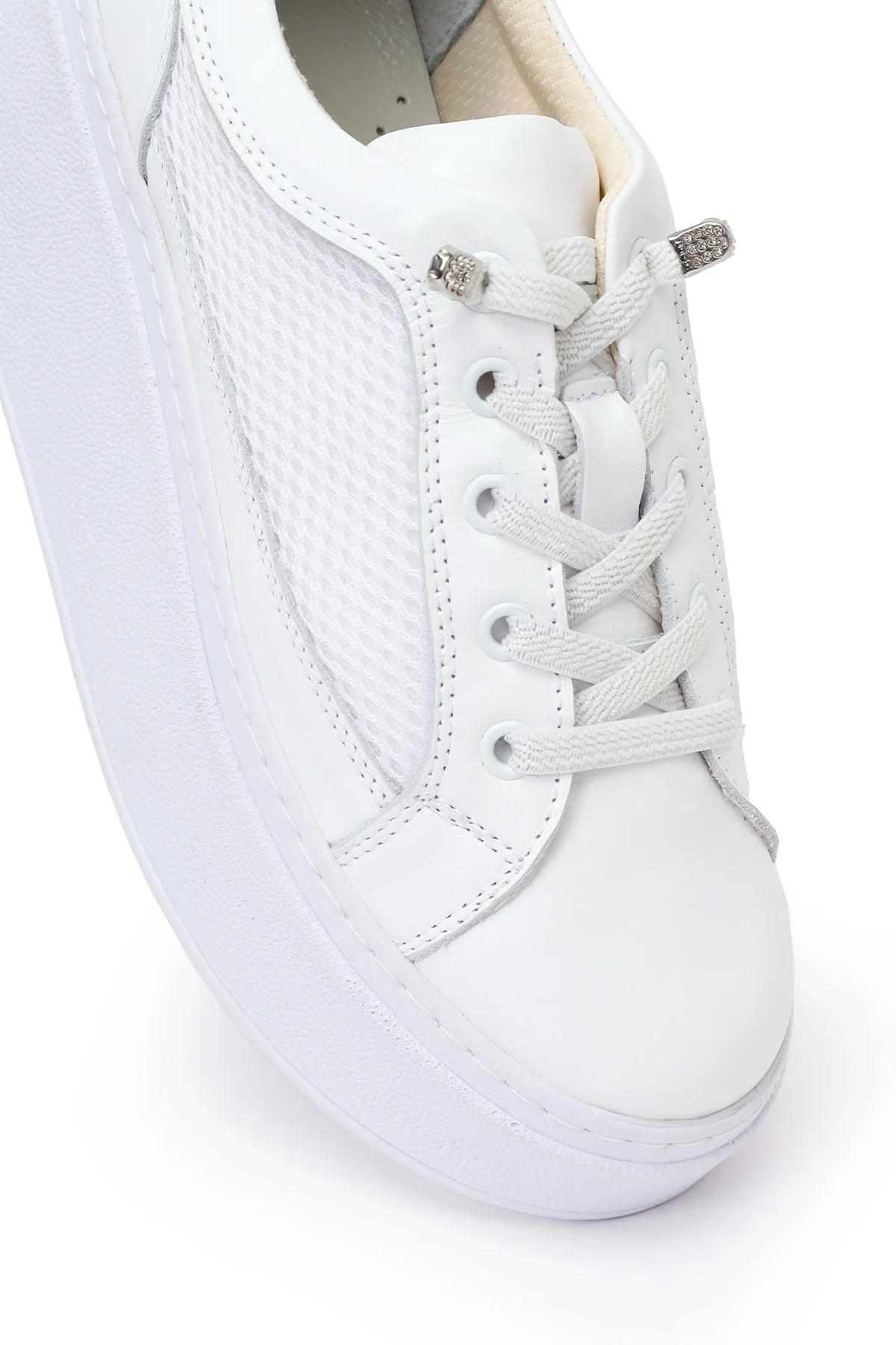 Kadın Beyaz Bağcıklı Kalın Tabanlı Deri Sneaker - Image 8