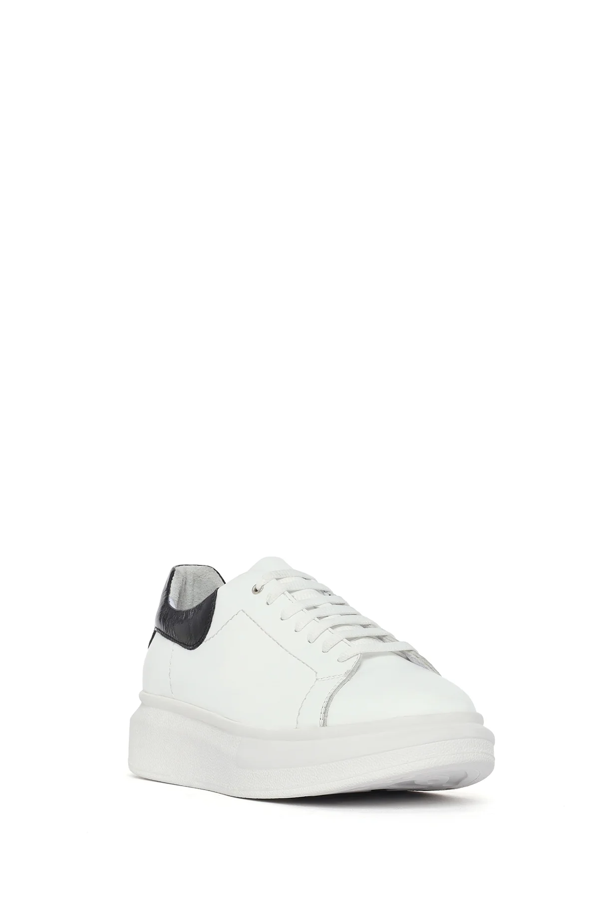 Kadın Beyaz Bağcıklı Kalın Tabanlı Deri Sneaker - Image 7
