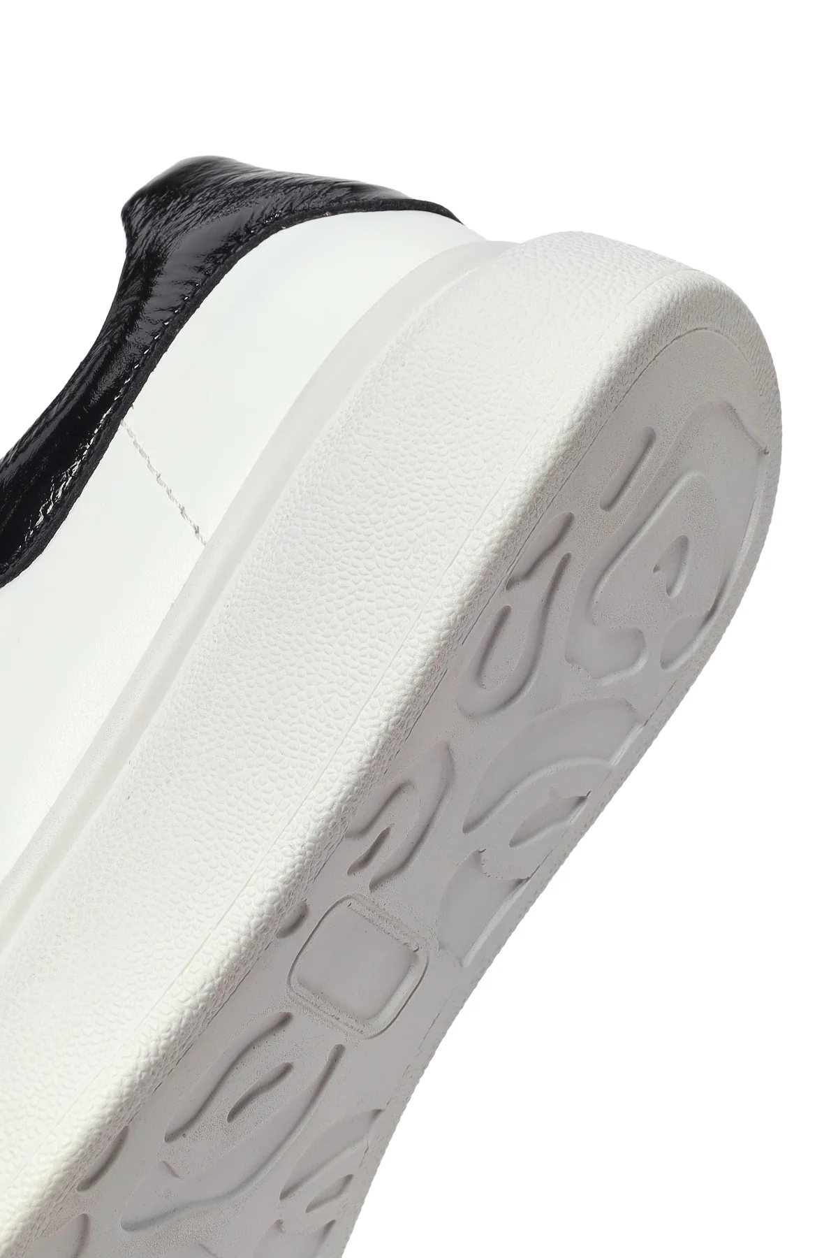 Kadın Beyaz Bağcıklı Kalın Tabanlı Deri Sneaker - Image 8