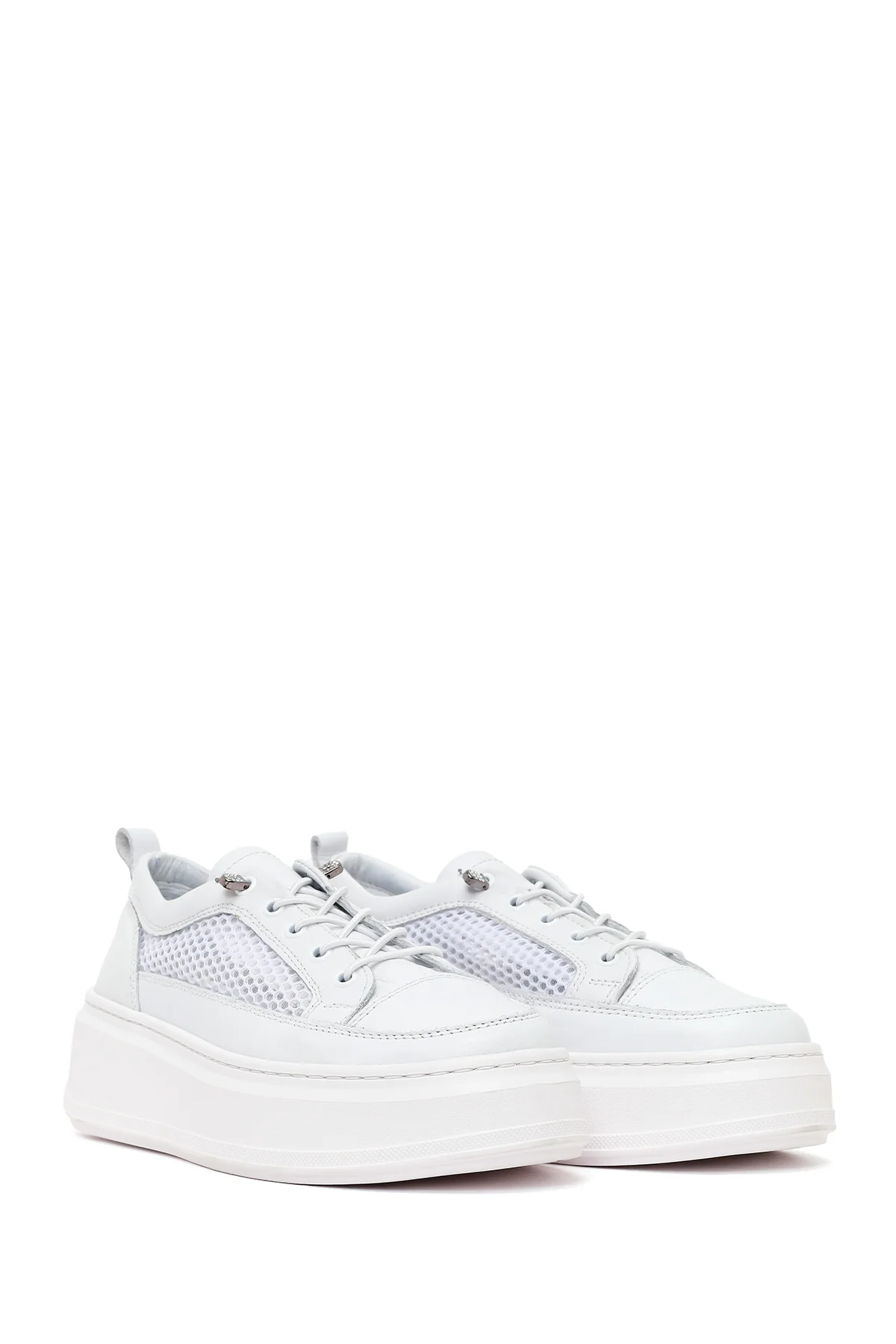 Kadın Beyaz Bağcıklı Kalın Tabanlı Deri Sneaker - Image 2