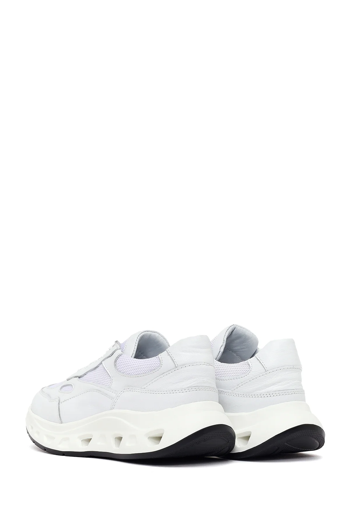 Kadın Beyaz Bağcıklı Kalın Tabanlı Deri Sneaker - Image 6