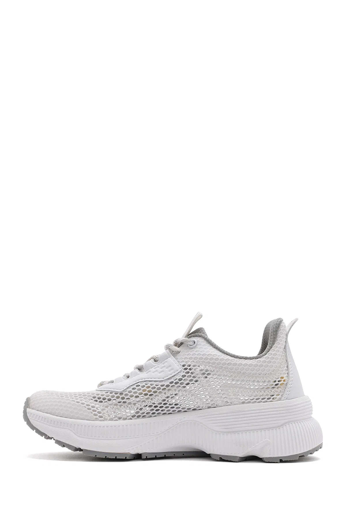 Kadın Beyaz Bağcıklı Kalın Tabanlı Kumaş Sneaker - Image 2