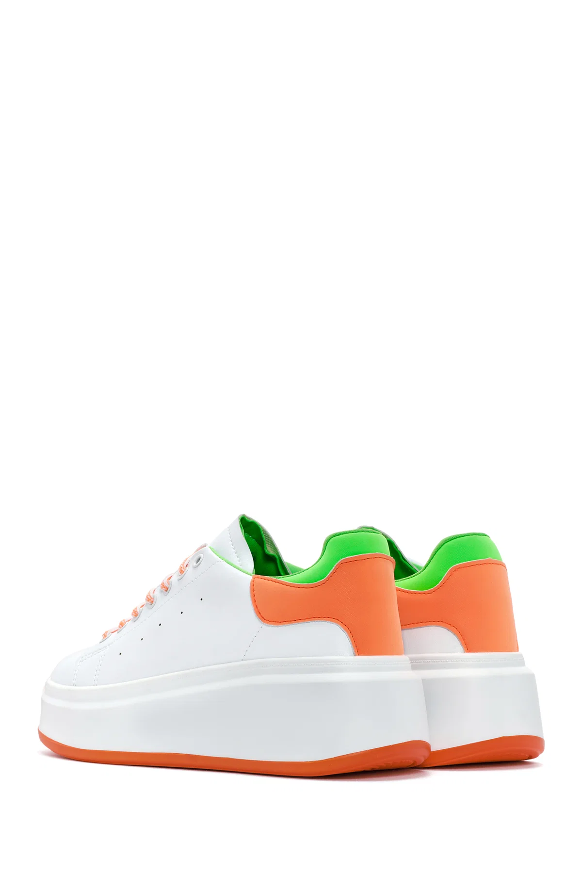Kadın Beyaz Bağcıklı Kalın Tabanlı Sneaker - Image 5