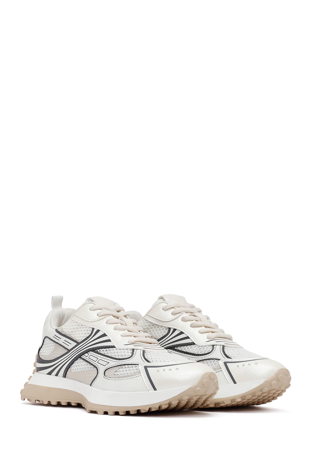 Kadın Beyaz Bağcıklı Kalın Tabanlı Sneaker - Image 3