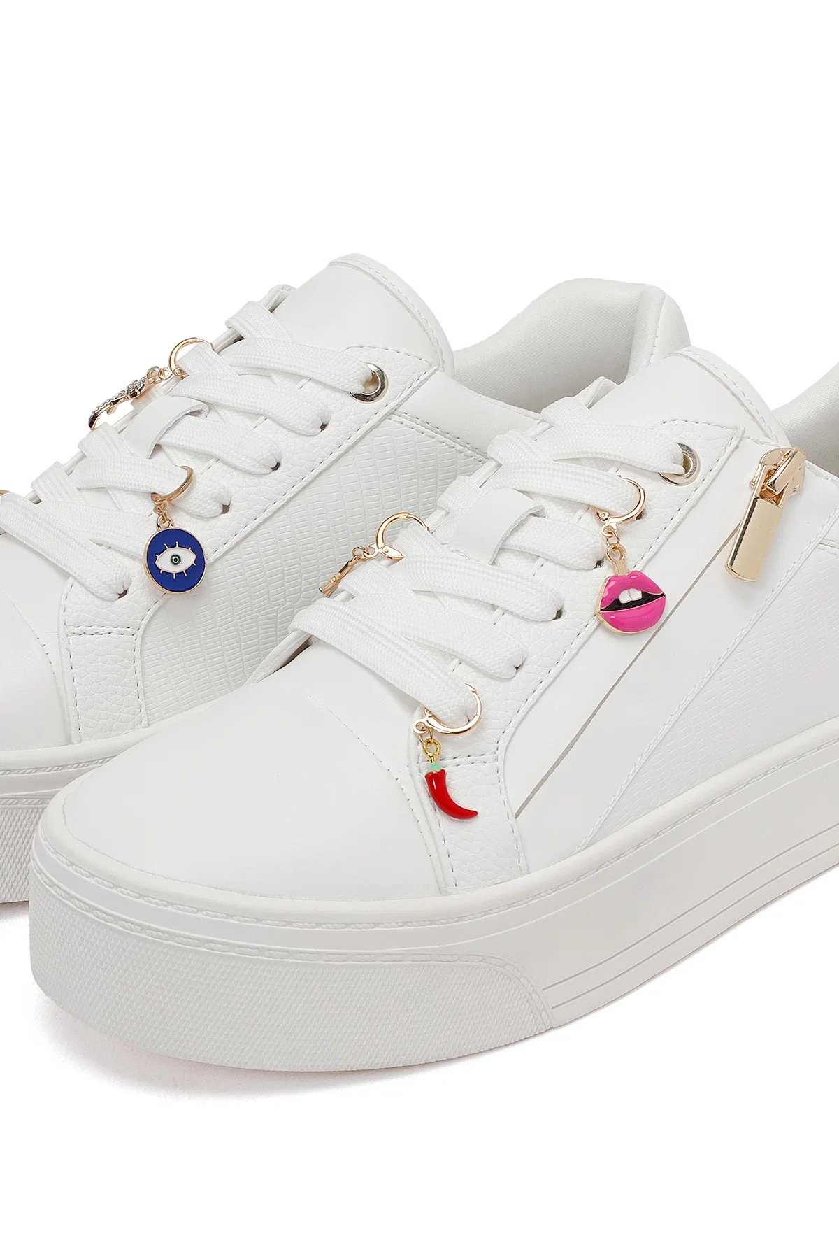 Kadın Beyaz Bağcıklı Kalın Tabanlı Sneaker - Image 10