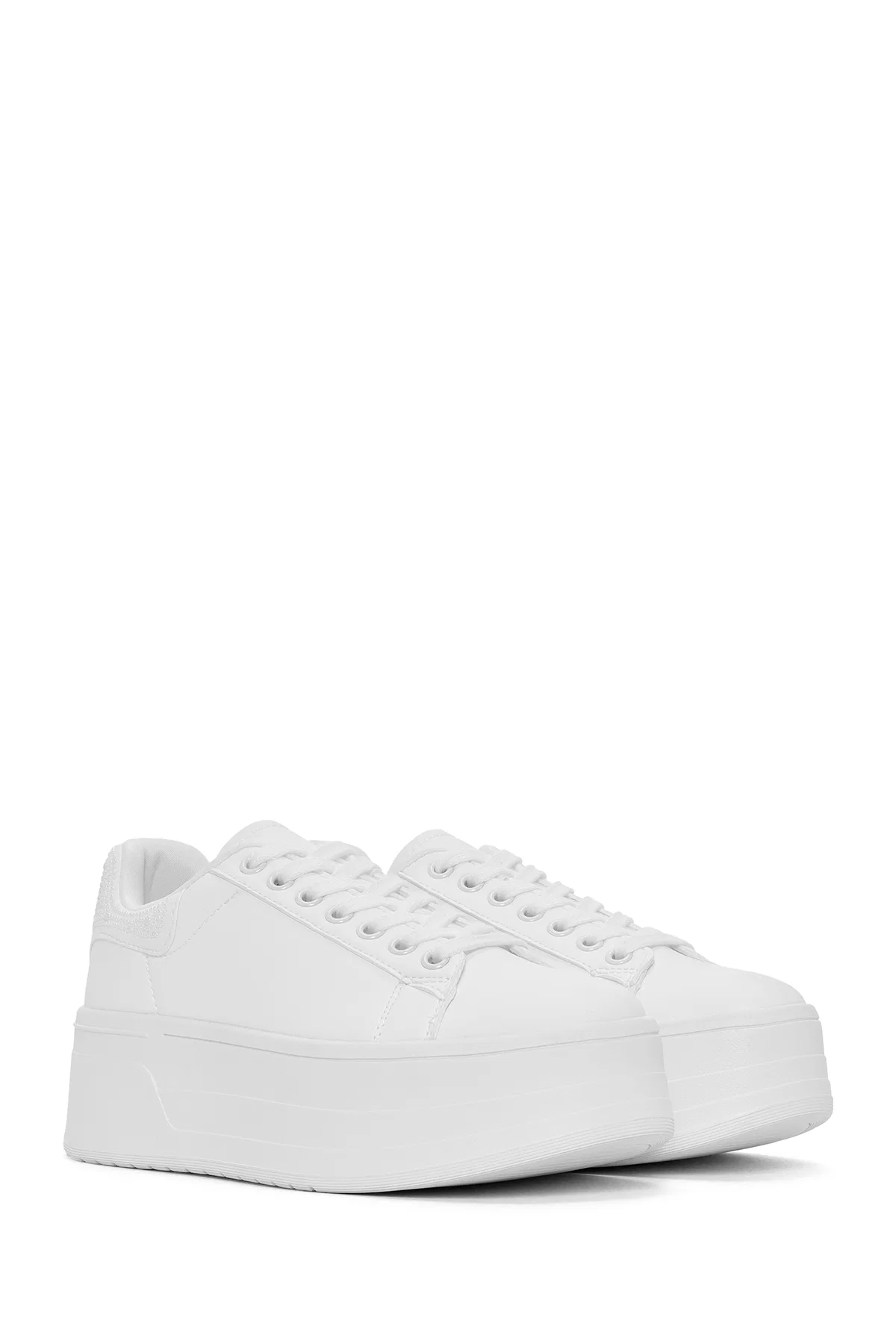 Kadın Beyaz Bağcıklı Kalın Tabanlı Sneaker - Image 3