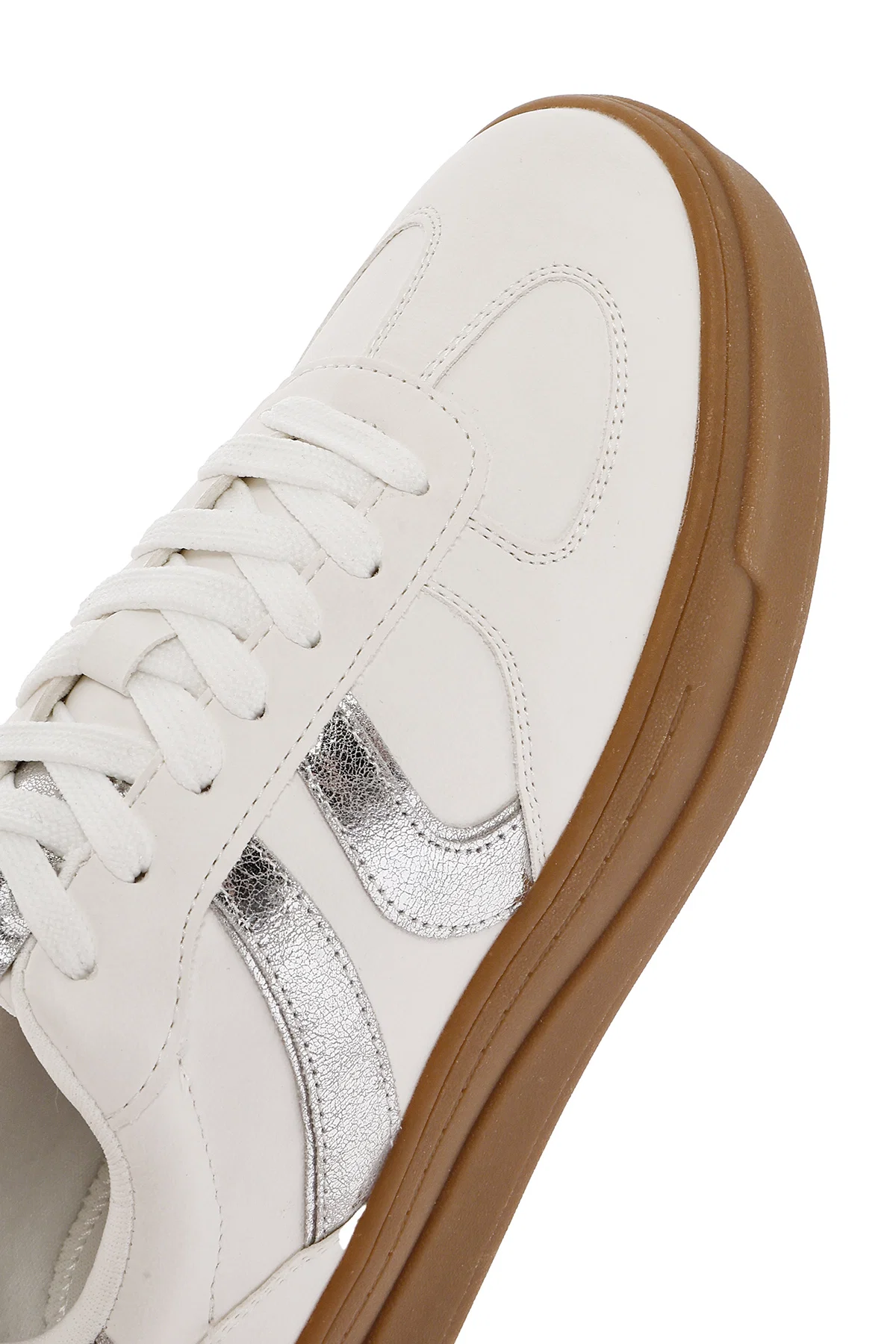 Kadın Beyaz Bağcıklı Kalın Tabanlı Sneaker - Image 10