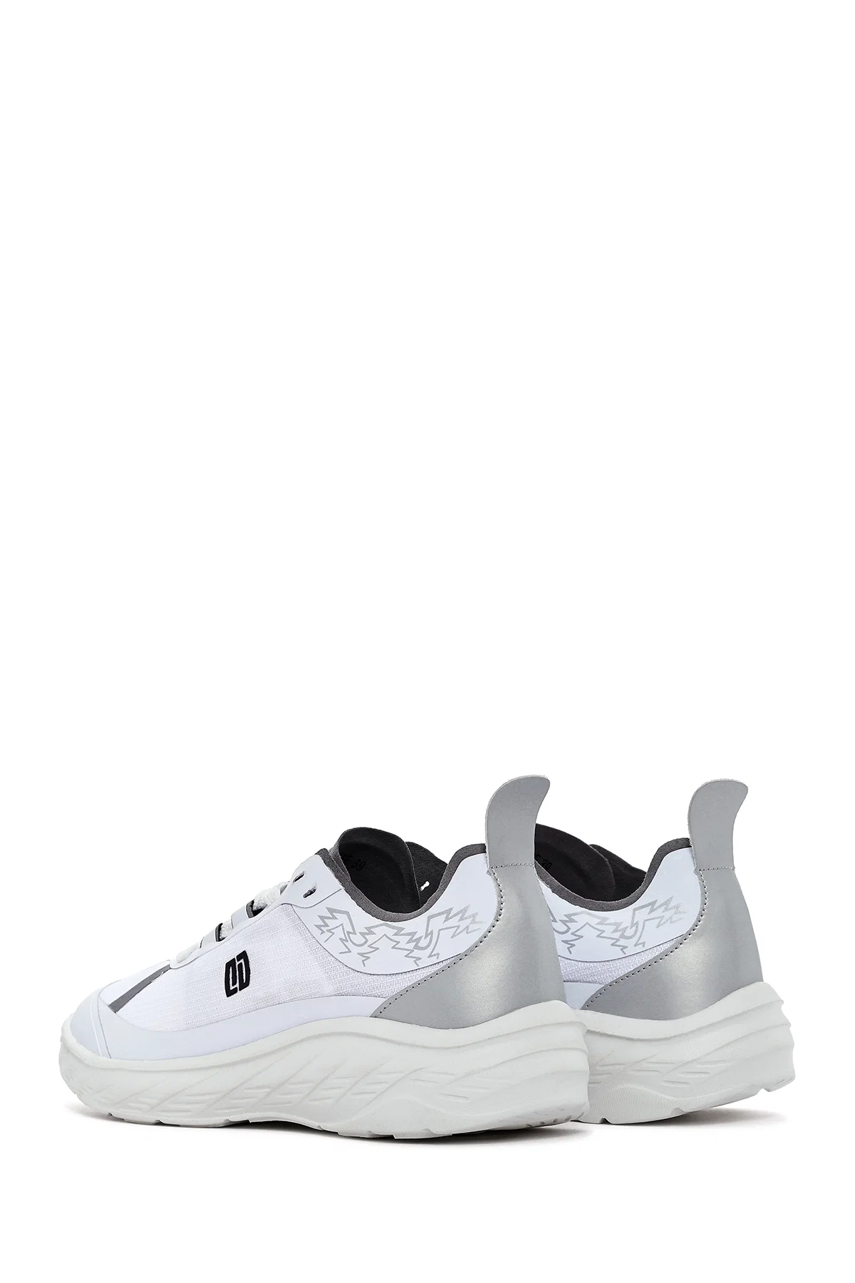 Kadın Beyaz Bağcıklı Kalın Tabanlı Sneaker - Image 5