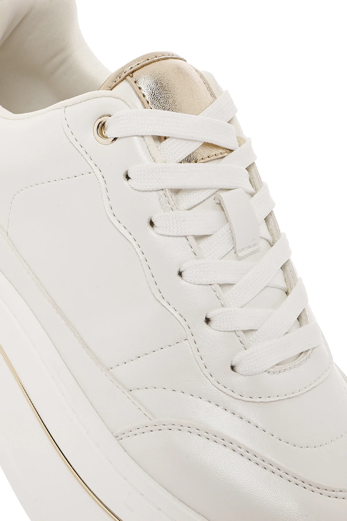 Kadın Beyaz Bağcıklı Kalın Tabanlı Sneaker - Image 9