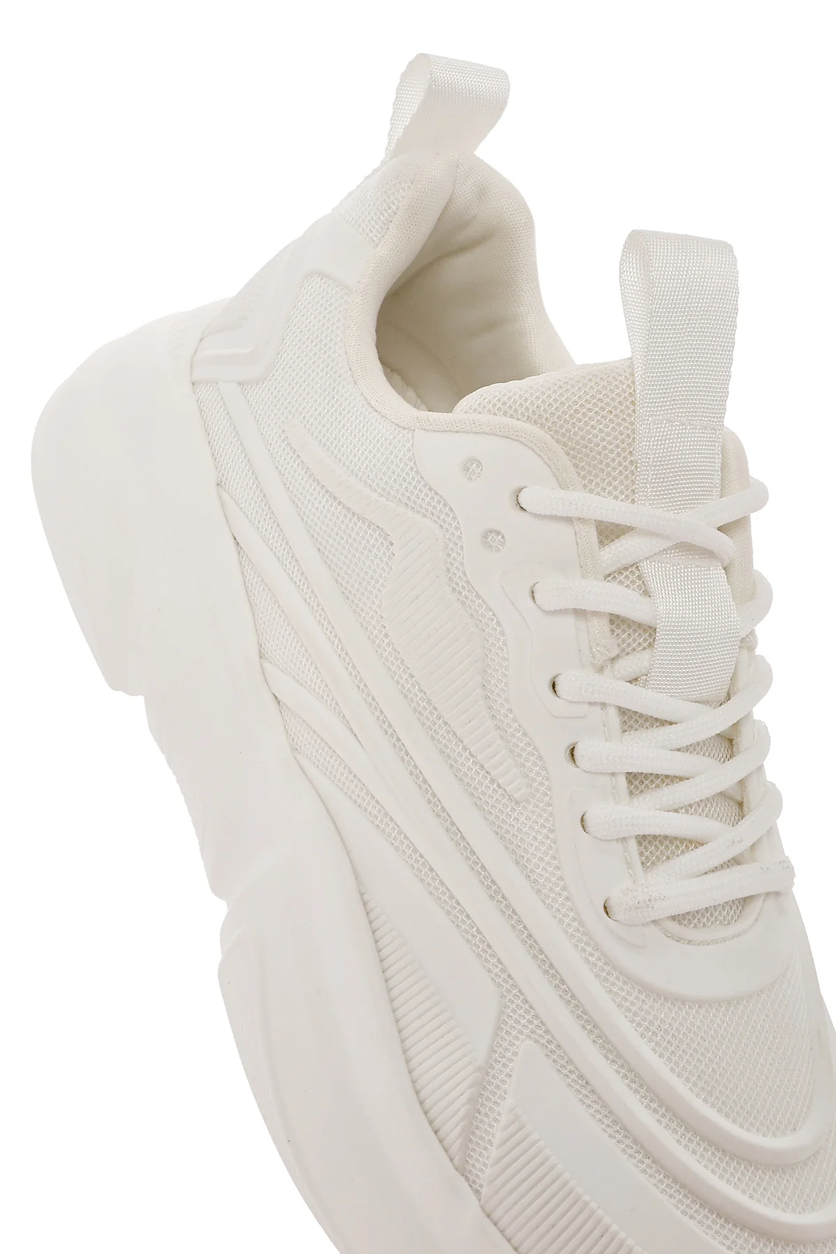 Kadın Beyaz Bağcıklı Kalın Tabanlı Sneaker - Image 9